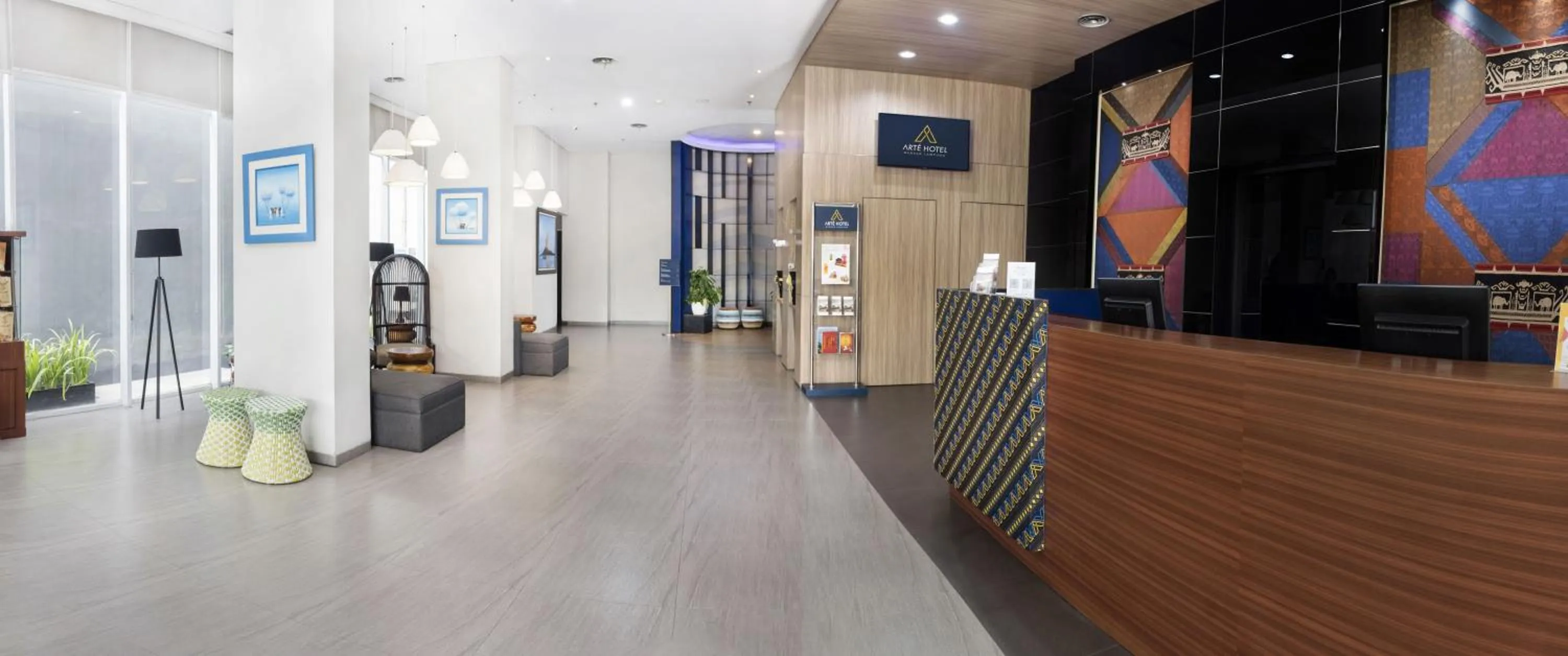 Lobby/Reception in Whiz Prime Hotel Ahmad Yani Lampung