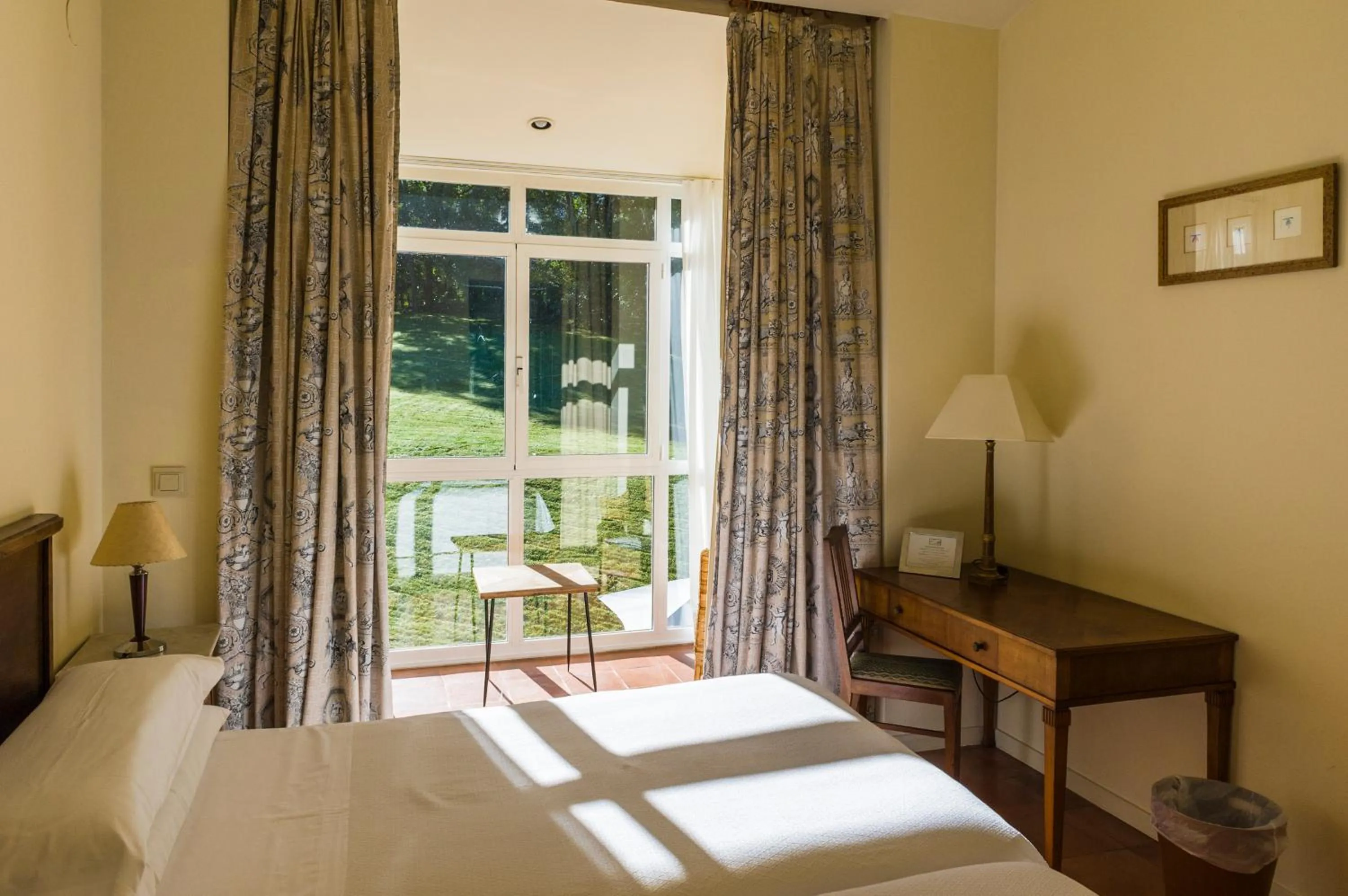 Photo of the whole room, Bed in La Posada