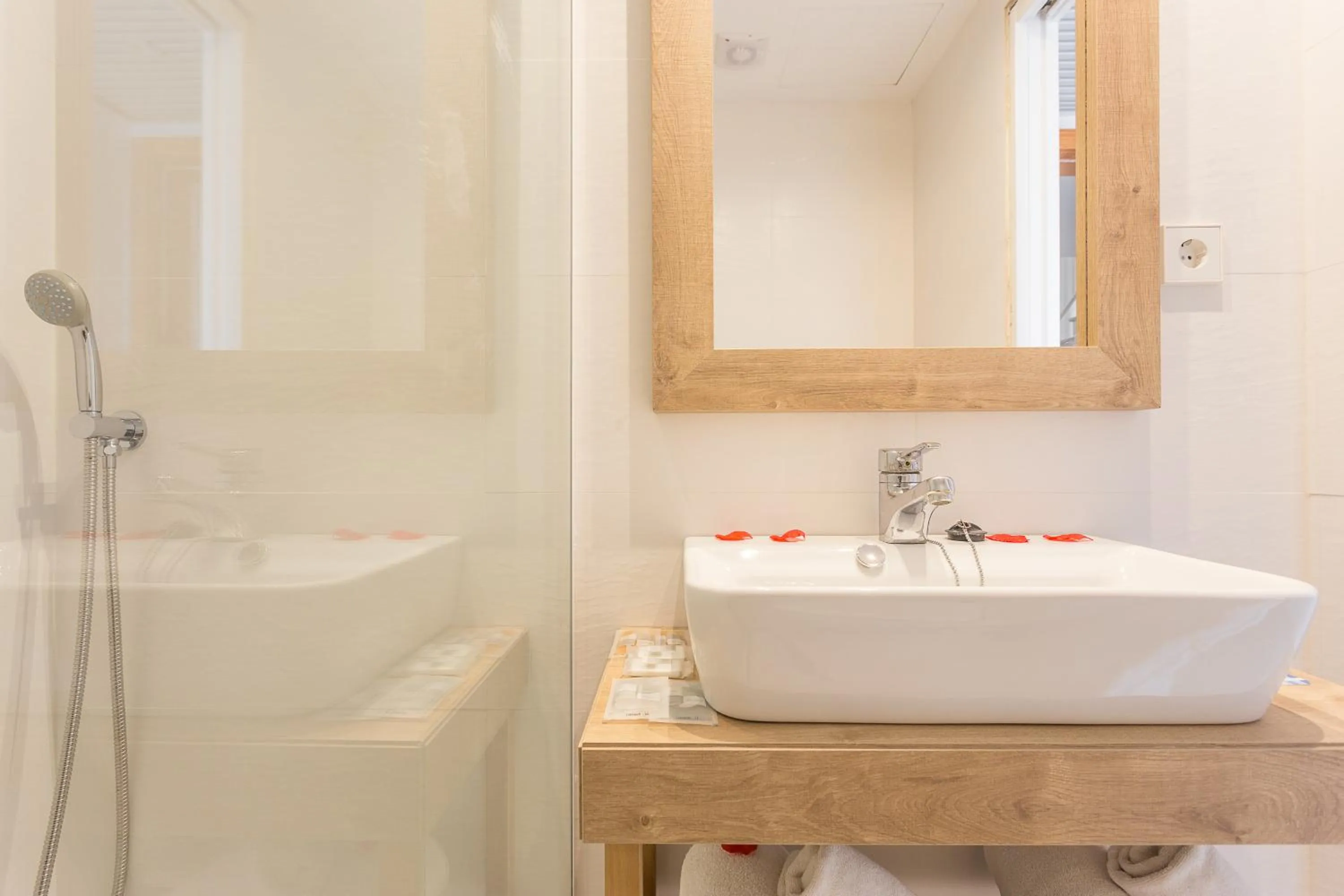 Shower in Apartamentos Caprice Tamarindos