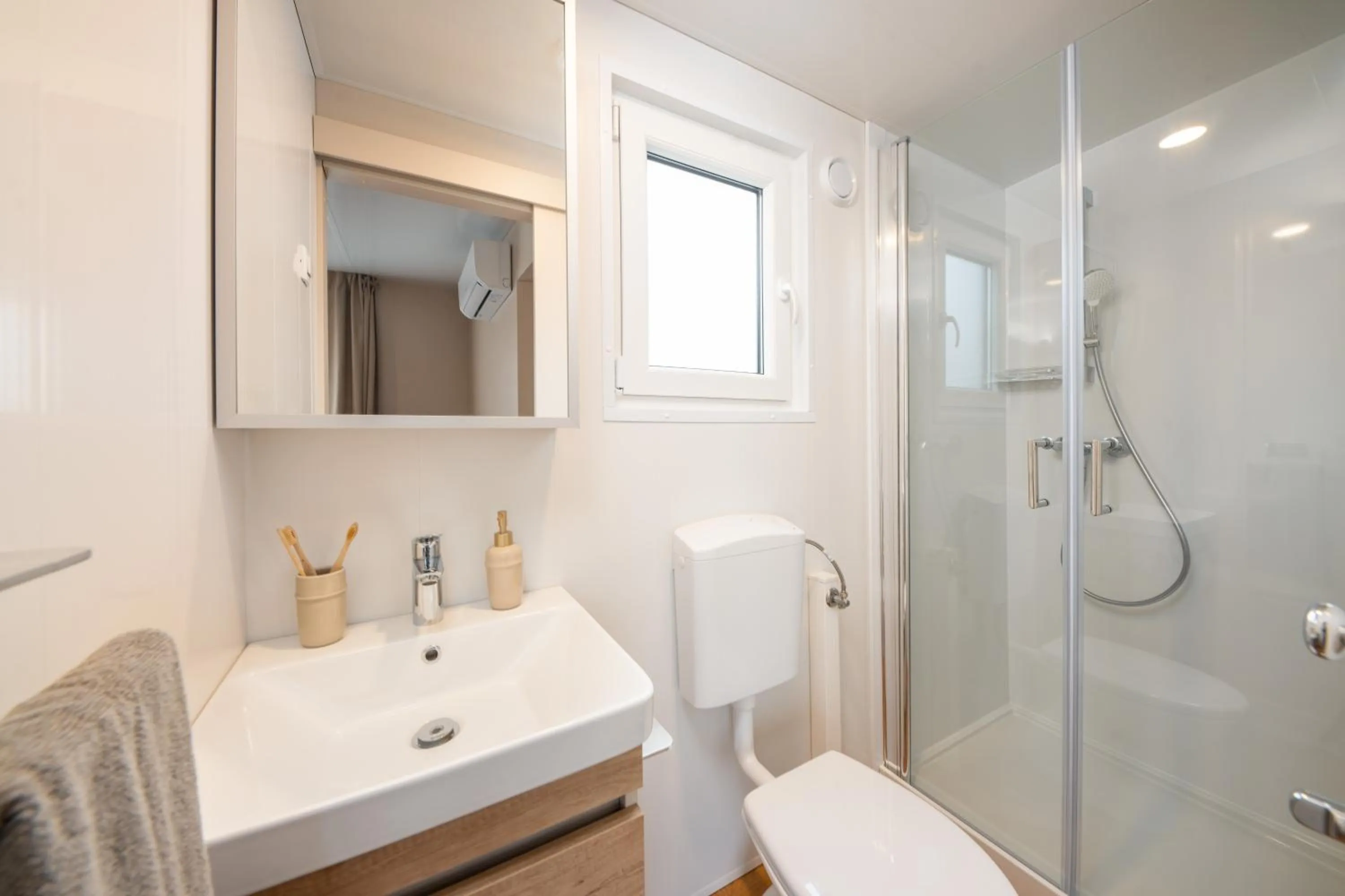 Shower in Mobile Homes Rapoća