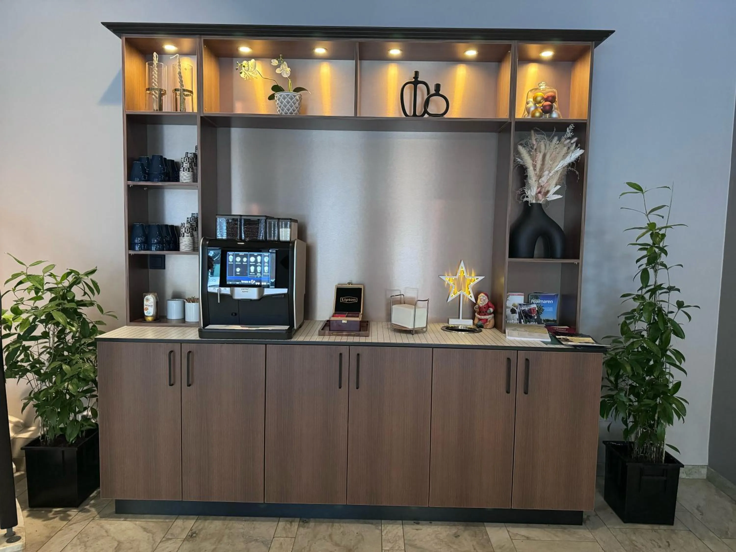 Lobby or reception in City Central Hotel Örebro by First Hotels