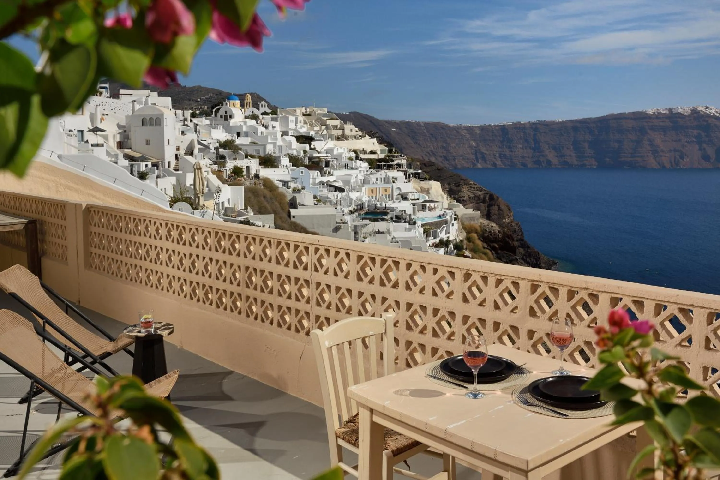 Balcony/Terrace in OIA UNIQUE HOMES by K&K