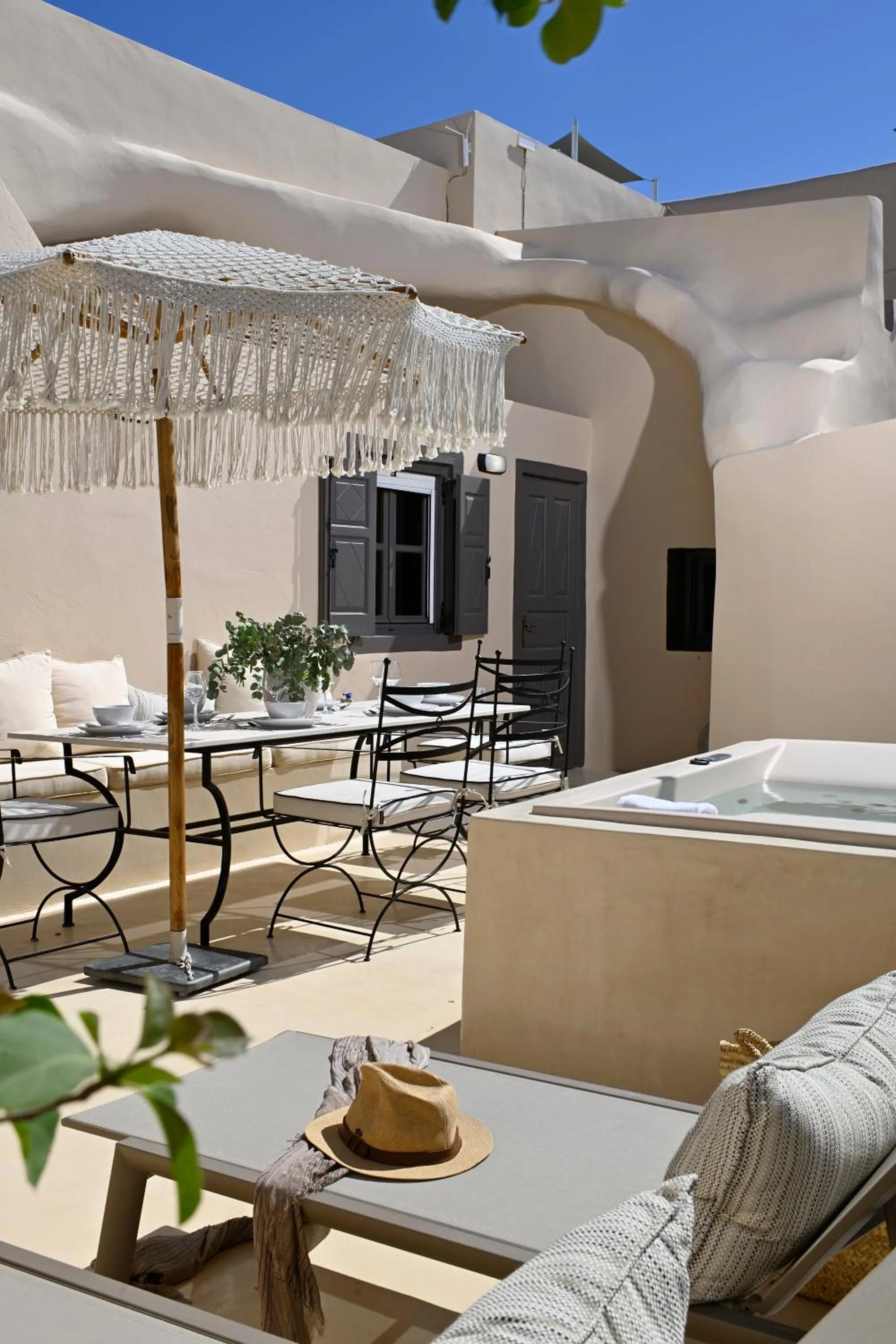 Hot Tub in OIA UNIQUE HOMES by K&K