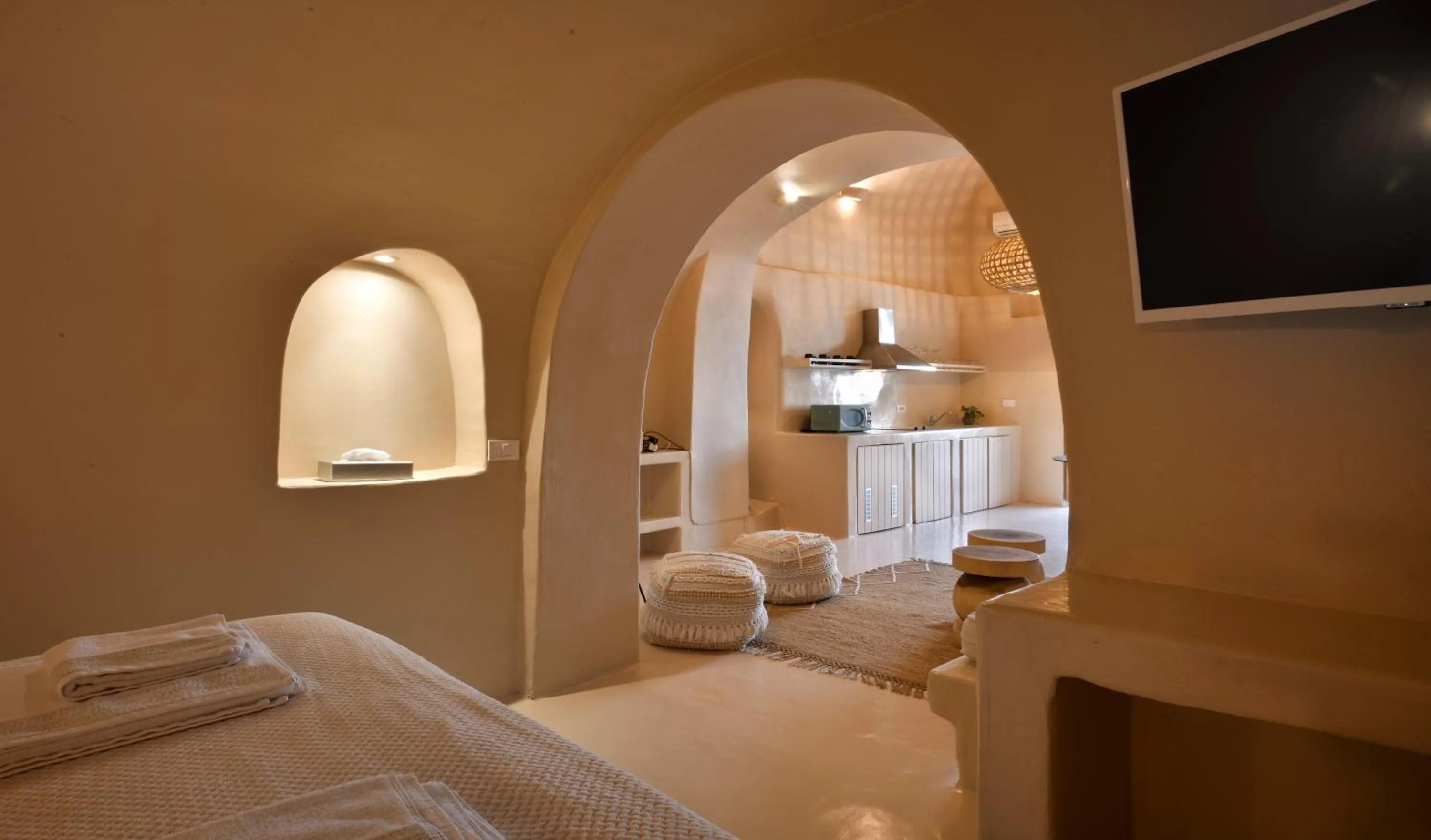 Bed in OIA UNIQUE HOMES by K&K