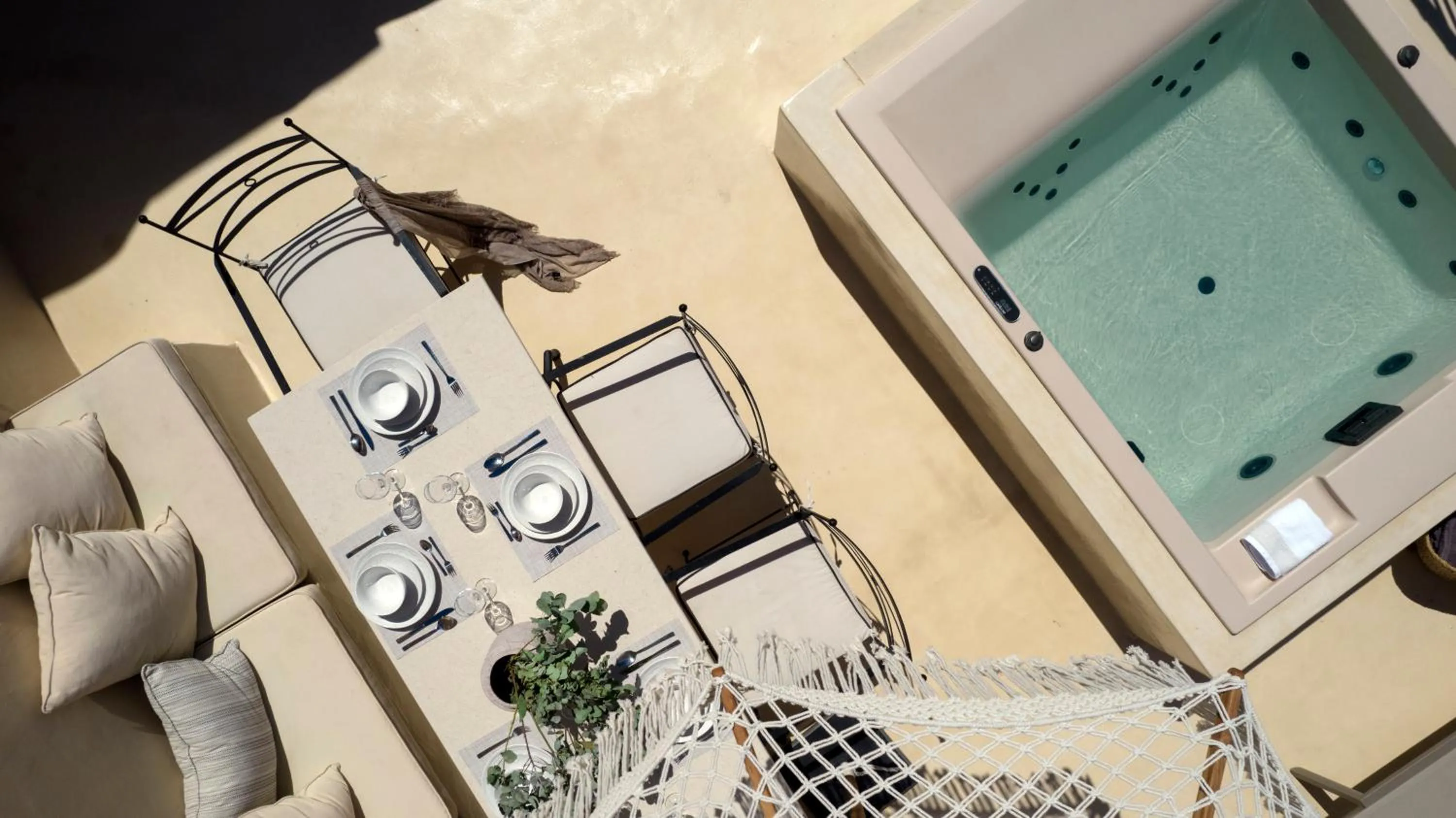 Hot Tub in OIA UNIQUE HOMES by K&K