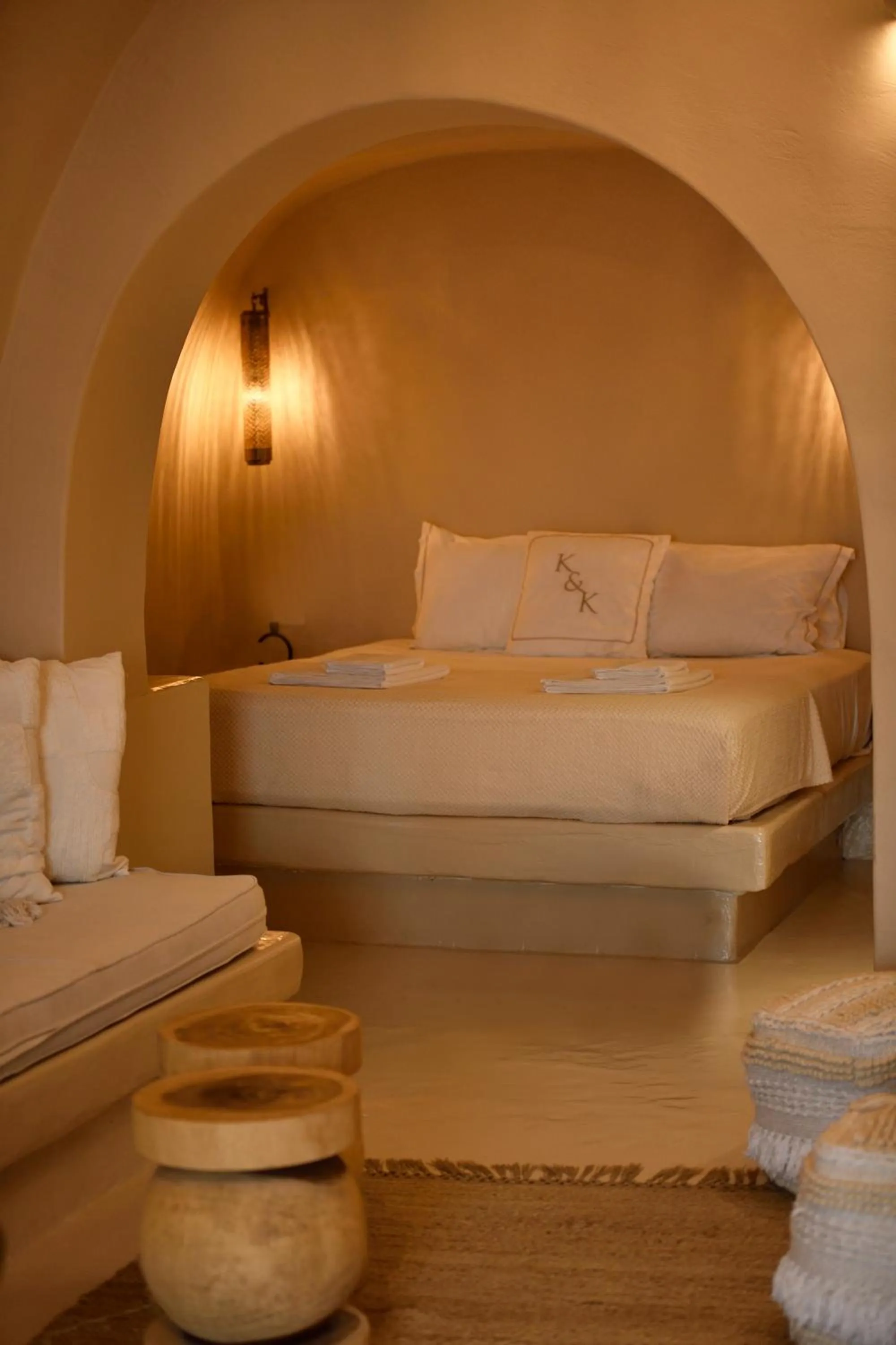 Bed in OIA UNIQUE HOMES by K&K