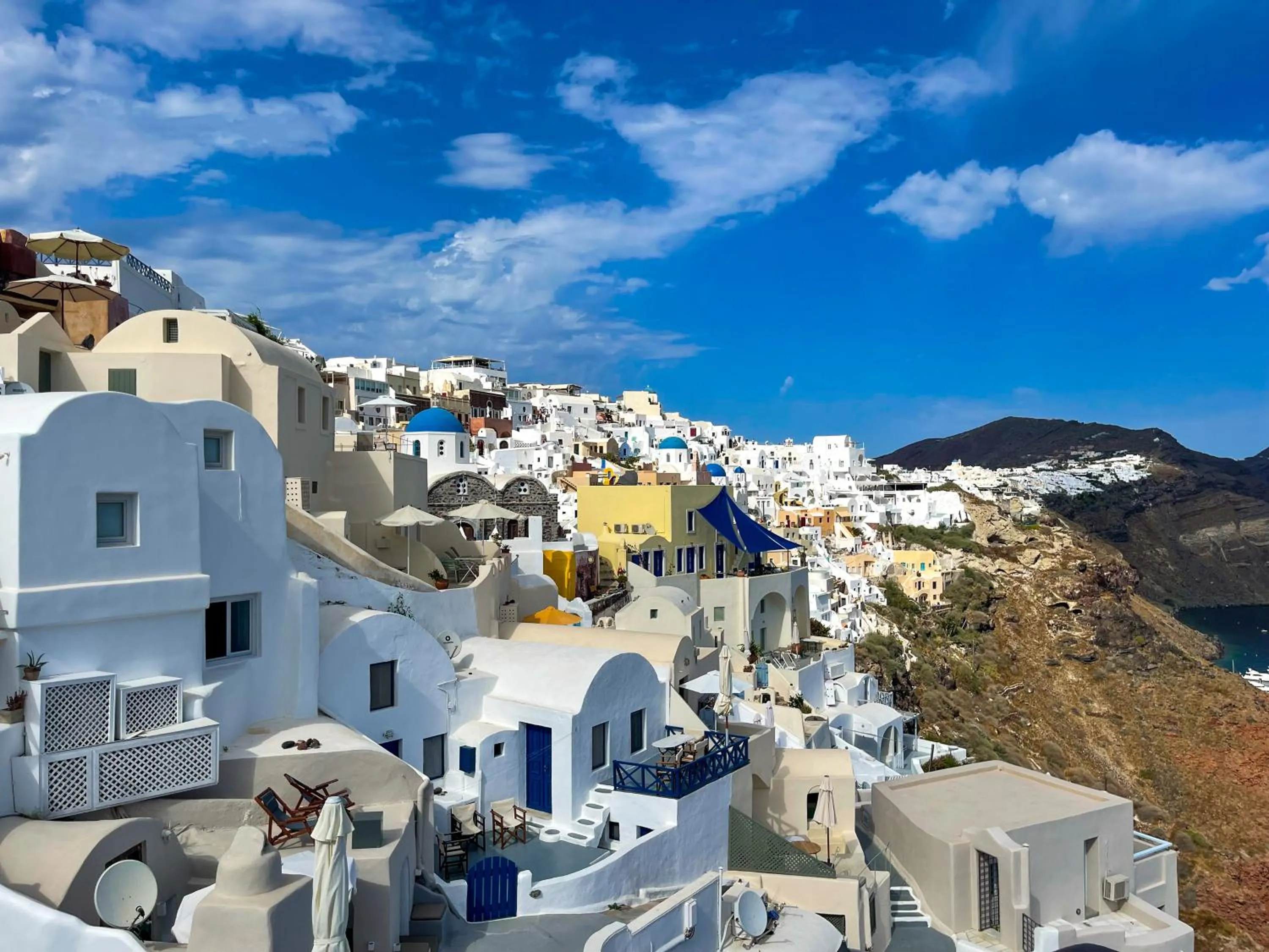 Neighbourhood in OIA UNIQUE HOMES by K&K