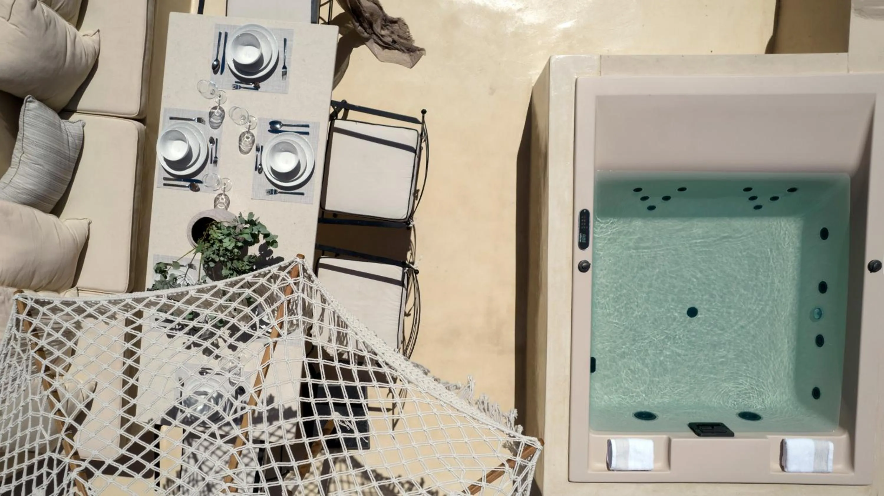 Hot Tub in OIA UNIQUE HOMES by K&K