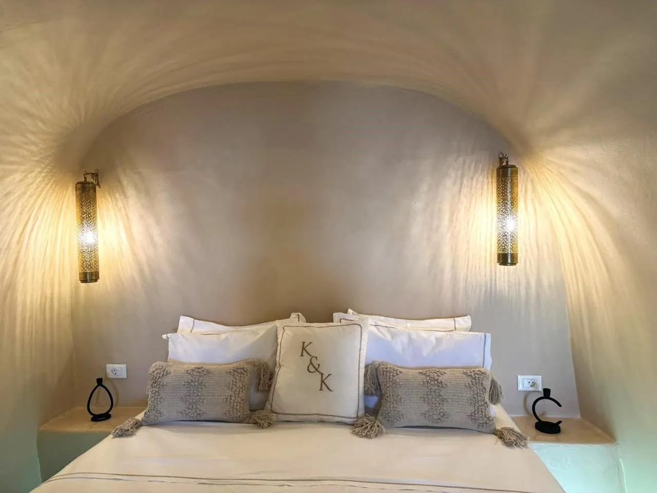 Bed in OIA UNIQUE HOMES by K&K