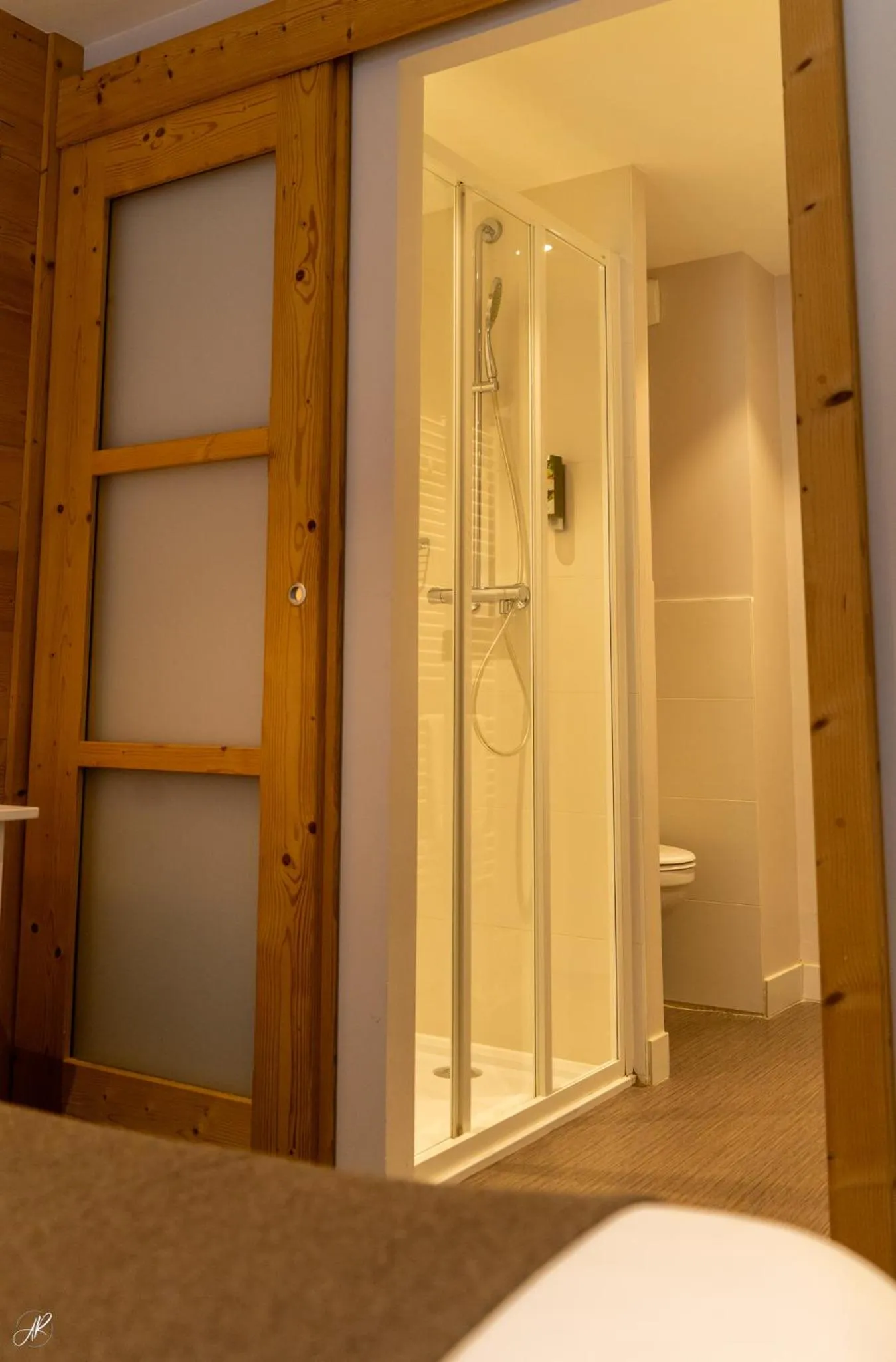 Shower in Hotel Le Faranchin