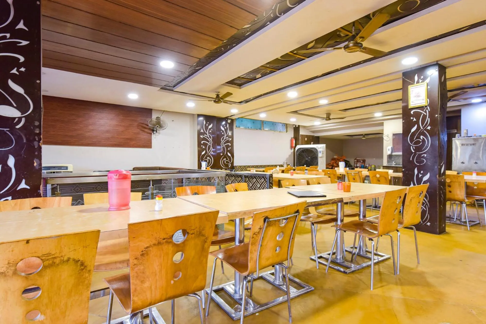 Restaurant/places to eat in FabHotel Raghumani Palace