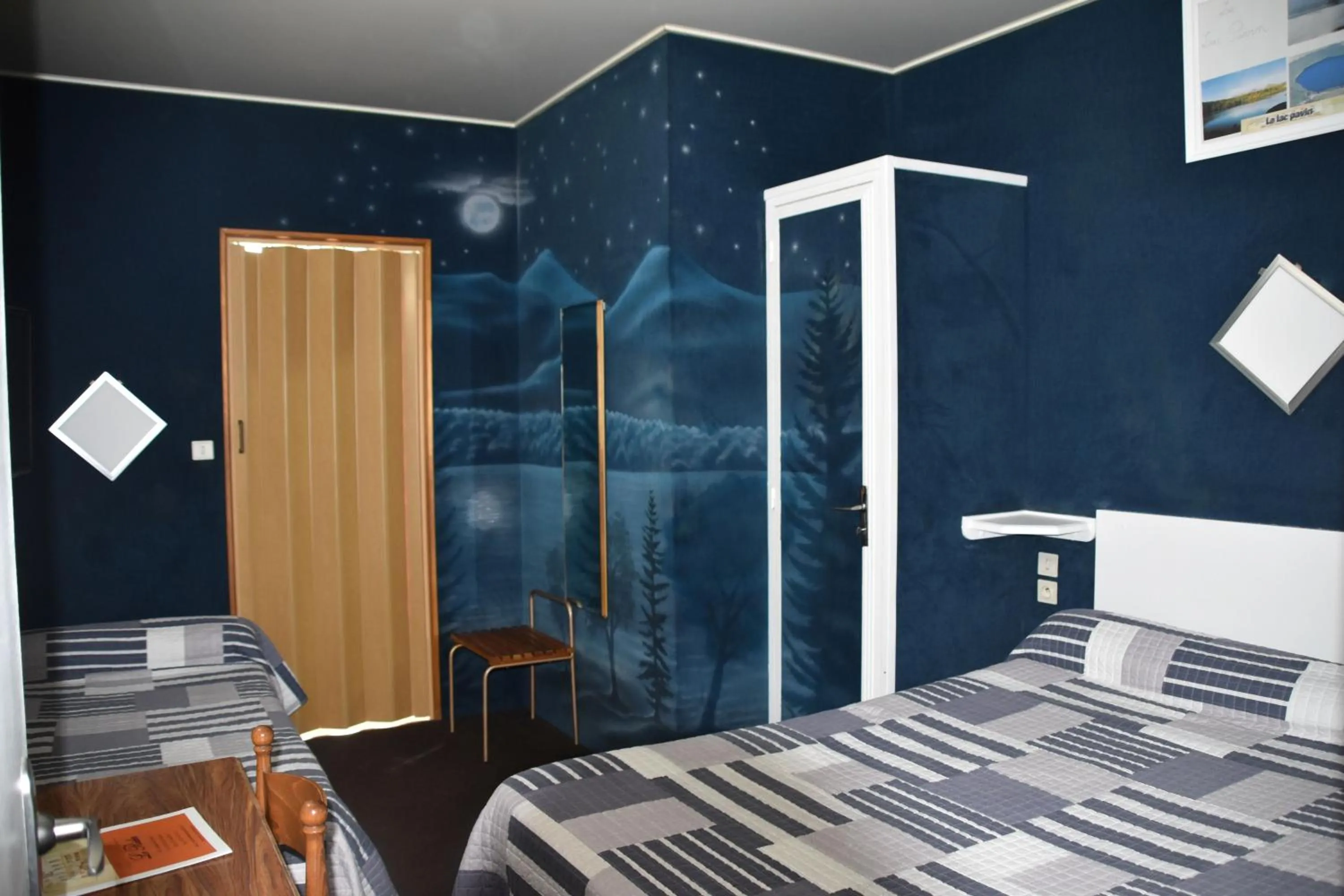 Bedroom, Bed in Hôtel Le Rider