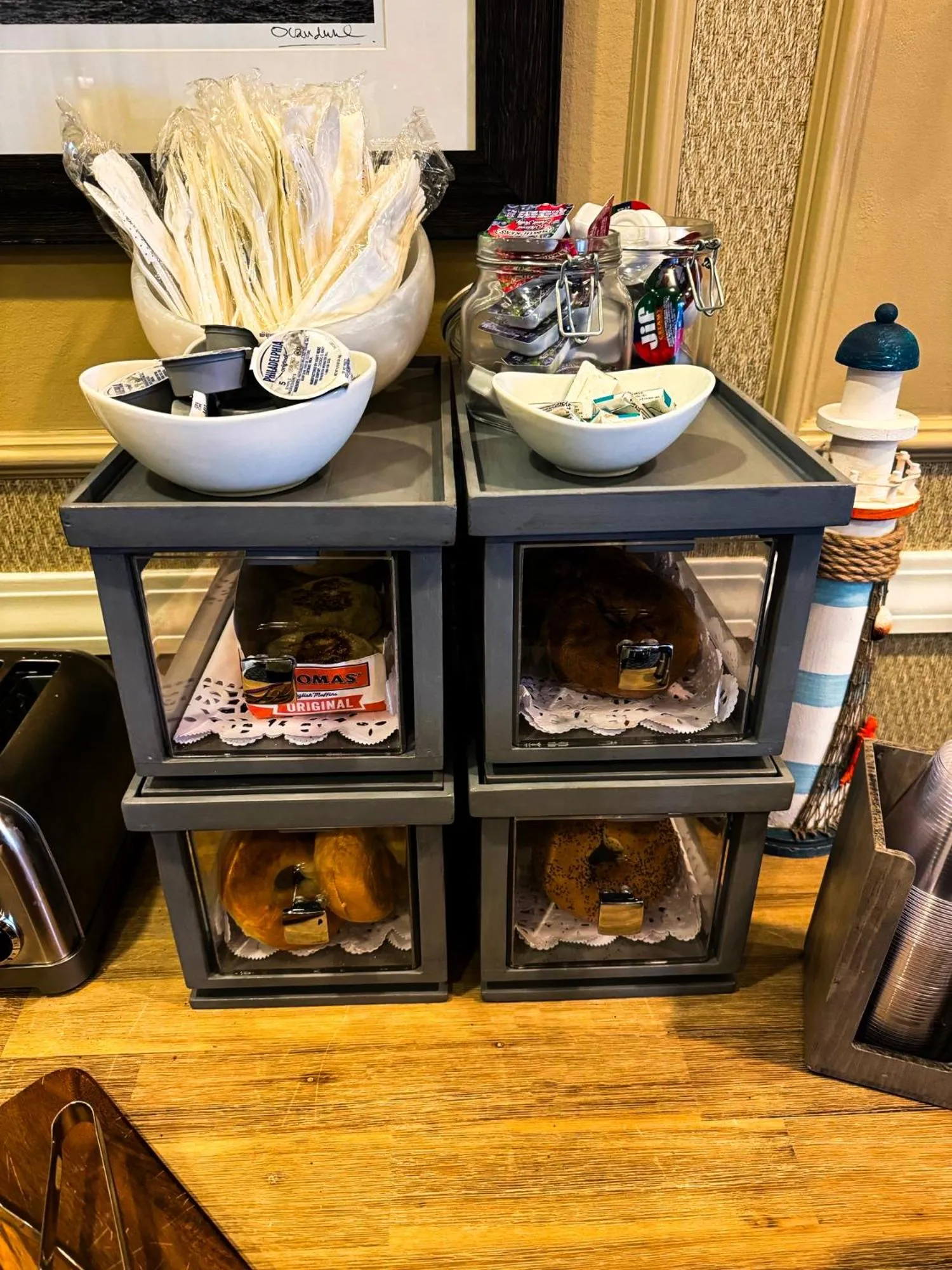 Breakfast in Newport Beach Hotel & Suites