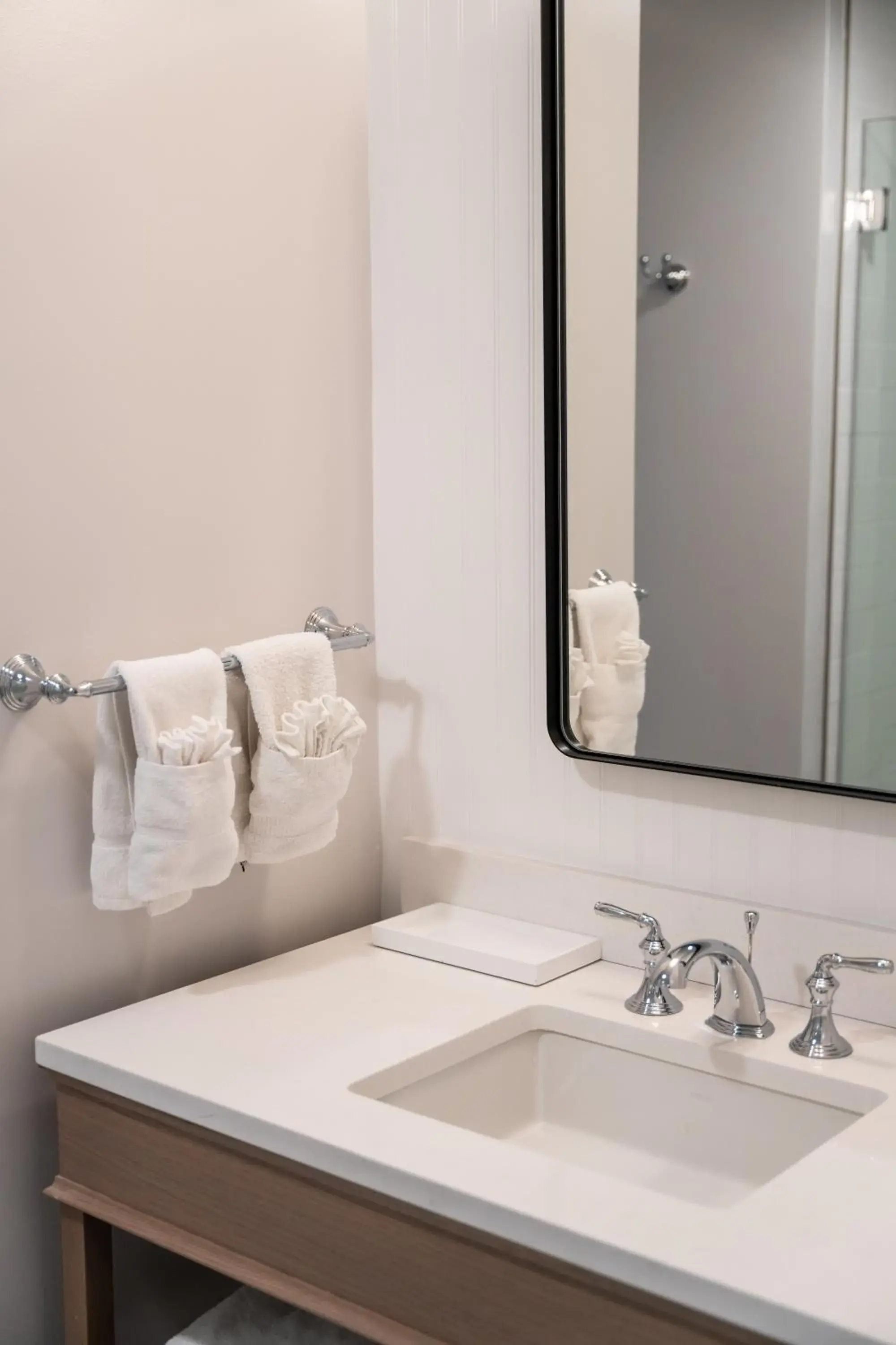 Family Suite in Newport Beach Hotel & Suites Family Suite in Newport Beach Hotel & Suites