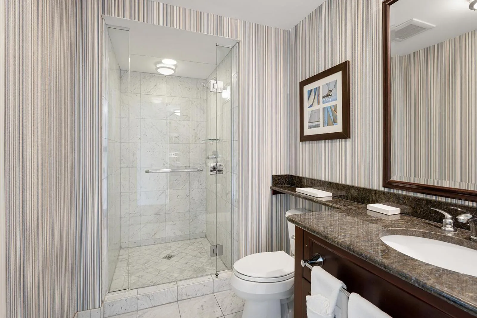 Bathroom in Newport Beach Hotel & Suites