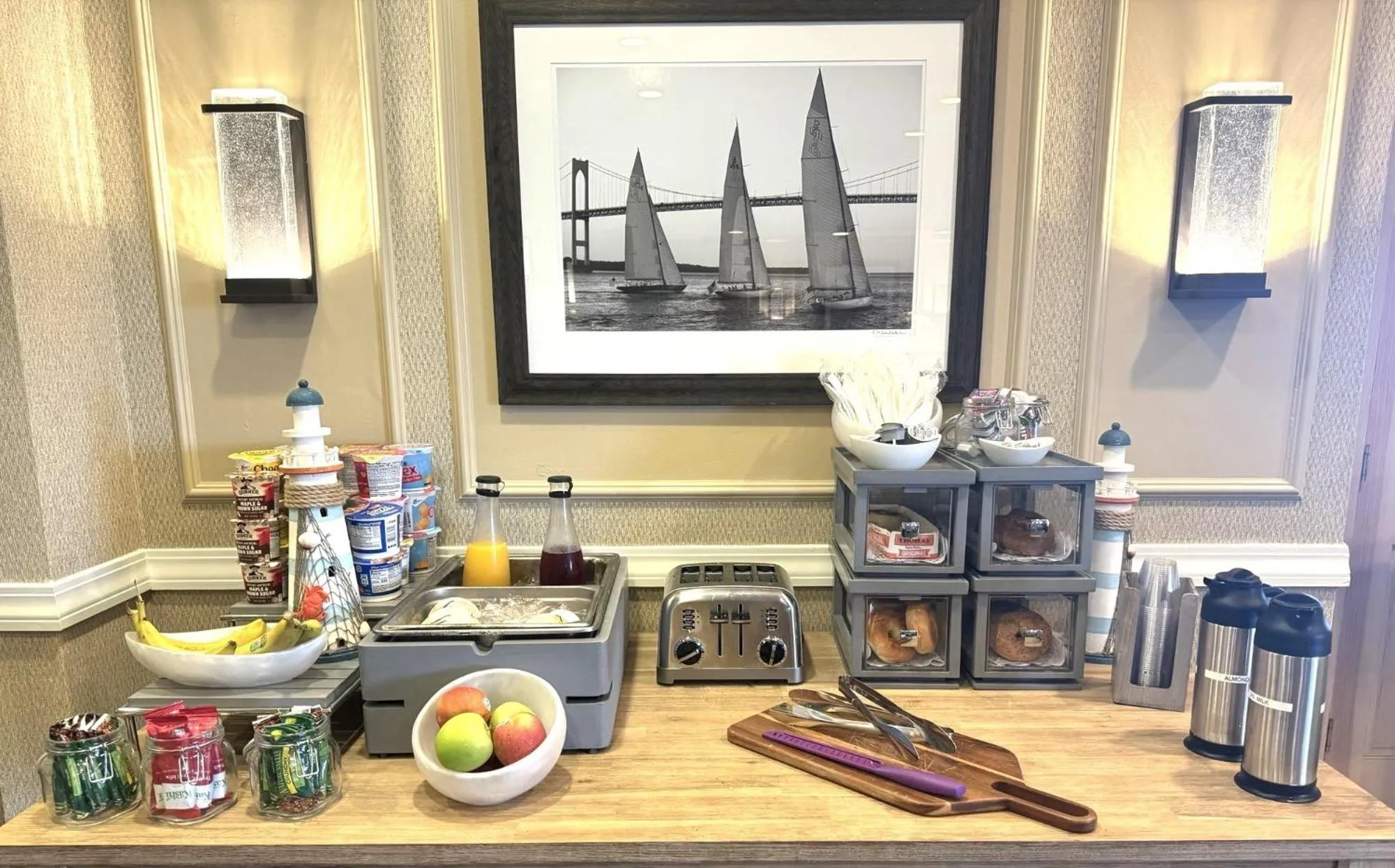 Breakfast in Newport Beach Hotel & Suites