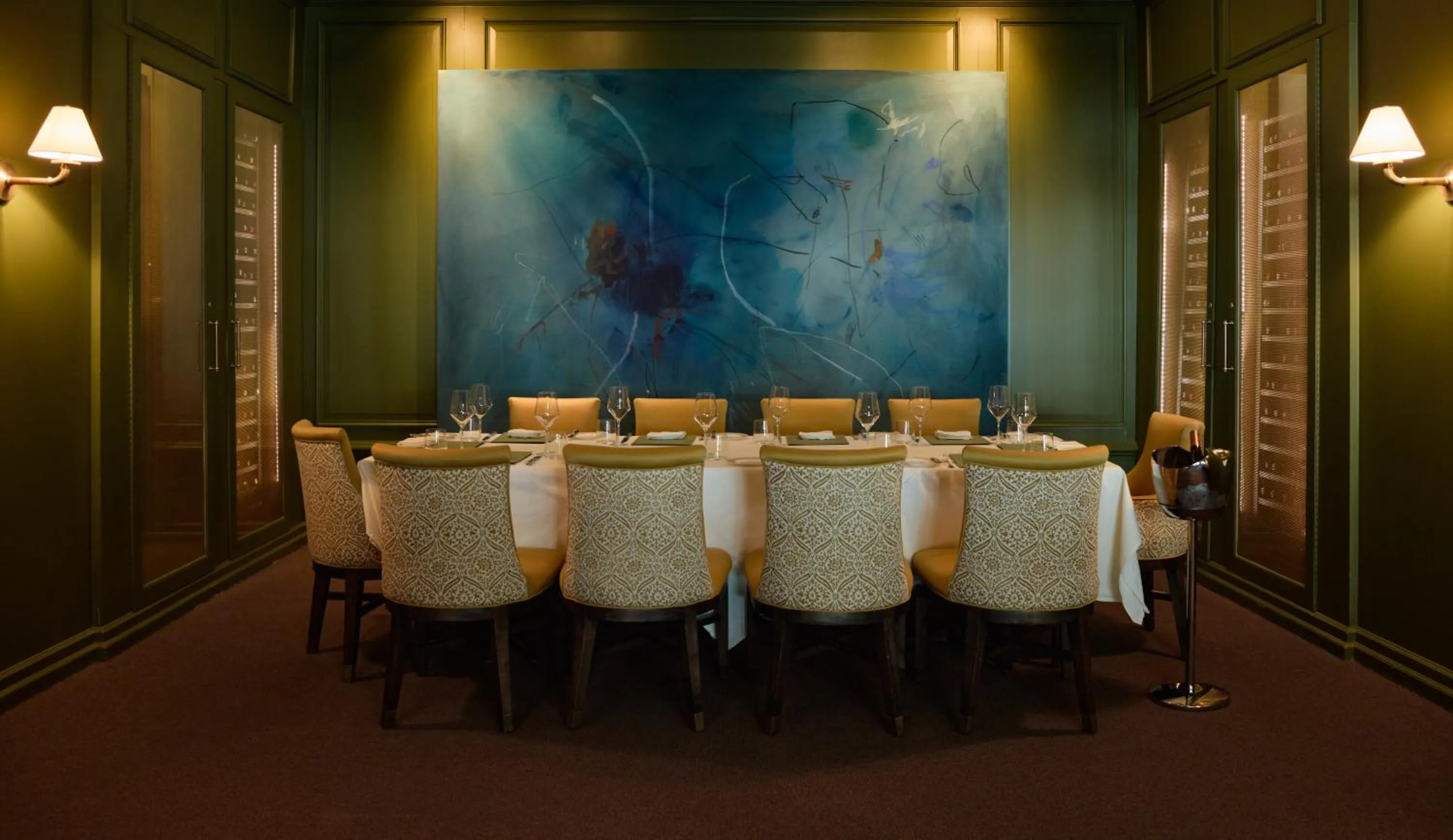 Diving in The Charleston Place