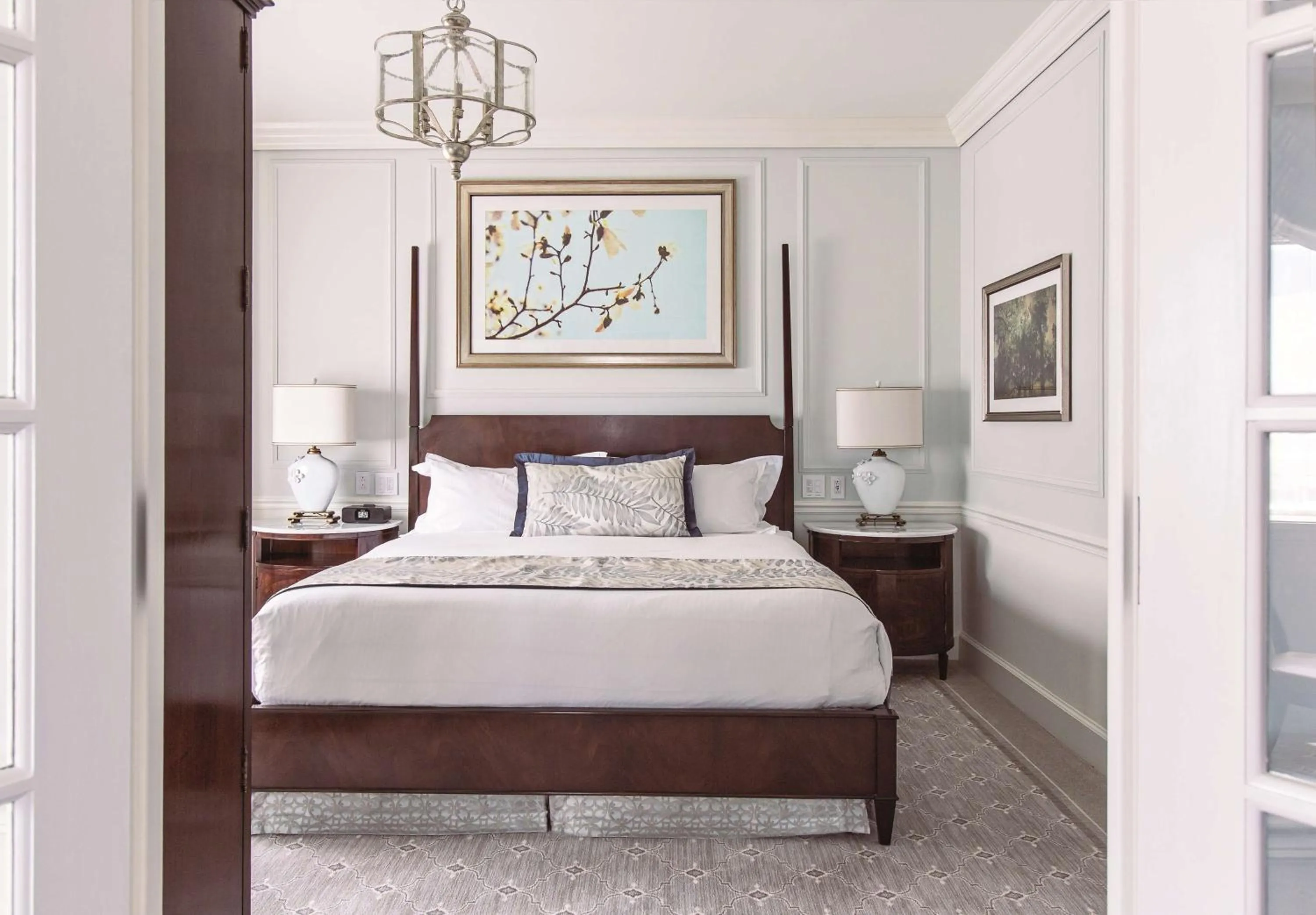 Photo of the whole room, Bed in The Charleston Place