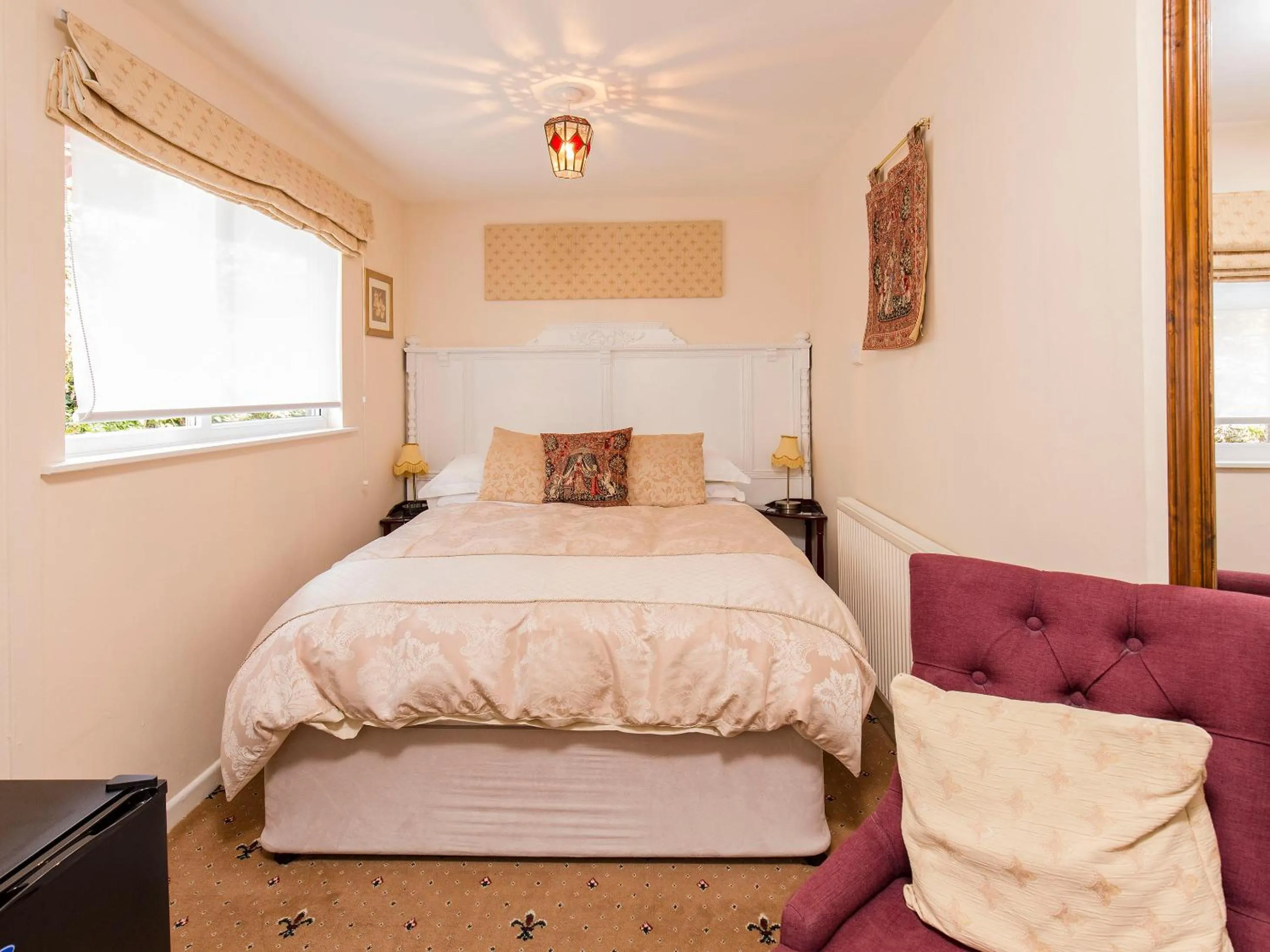 Bedroom, Bed in Dolphin Guest House