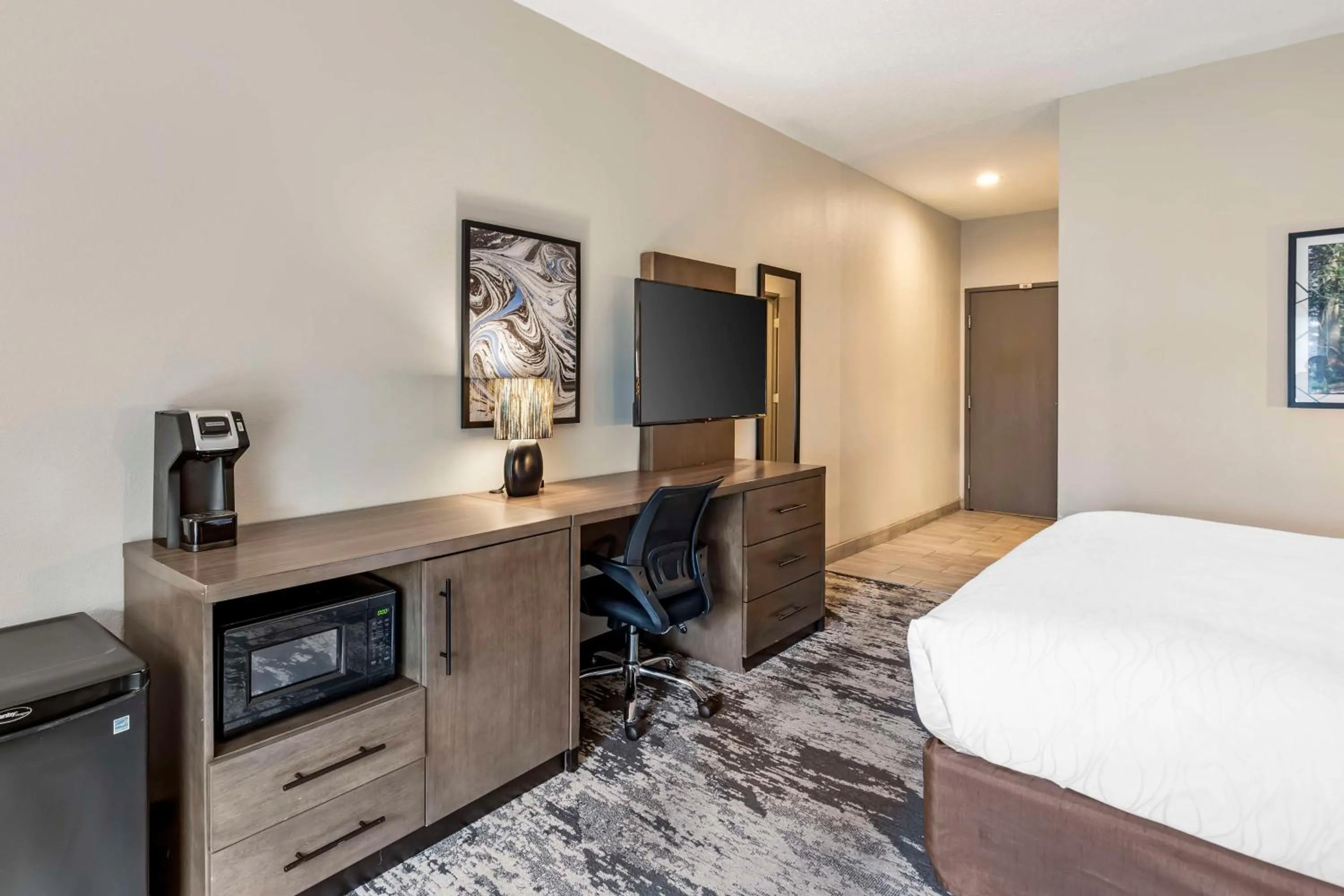 Bedroom, Bed in Best Western Plus Bourbonnais Hotel & Suites