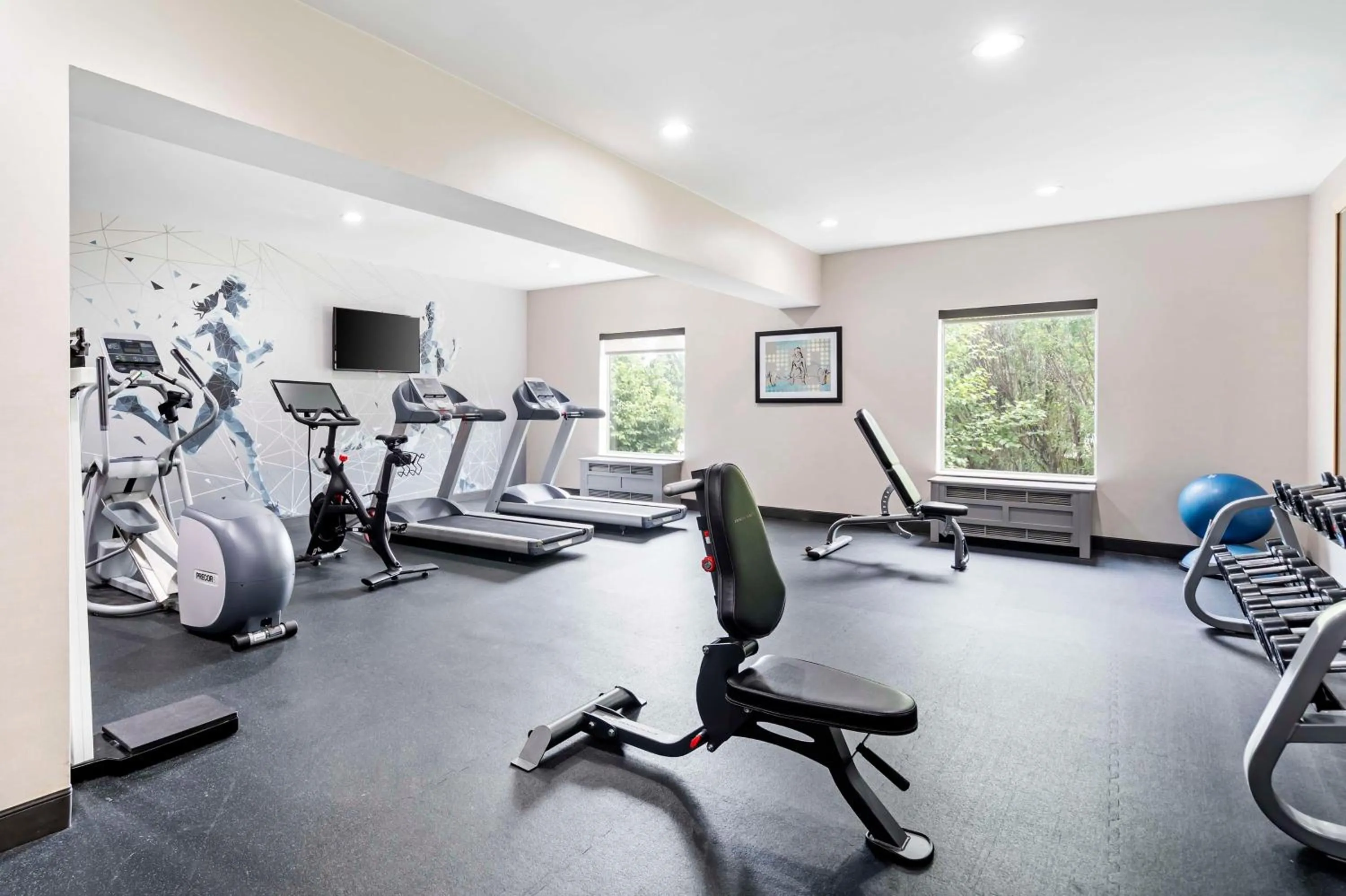 Fitness centre/facilities in Best Western Plus Bourbonnais Hotel & Suites