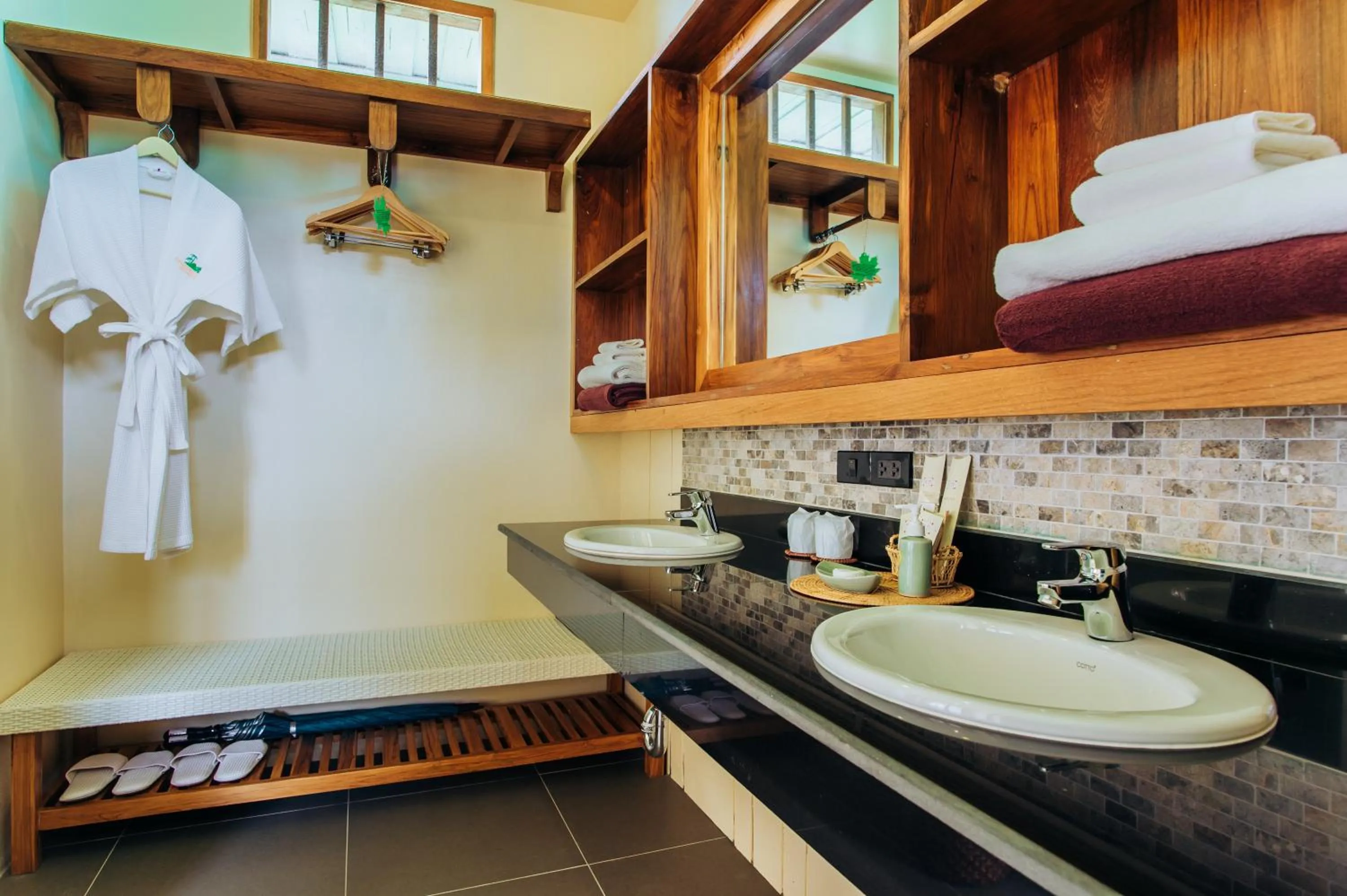 Bathroom in Koh Yao Yai Hillside Resort