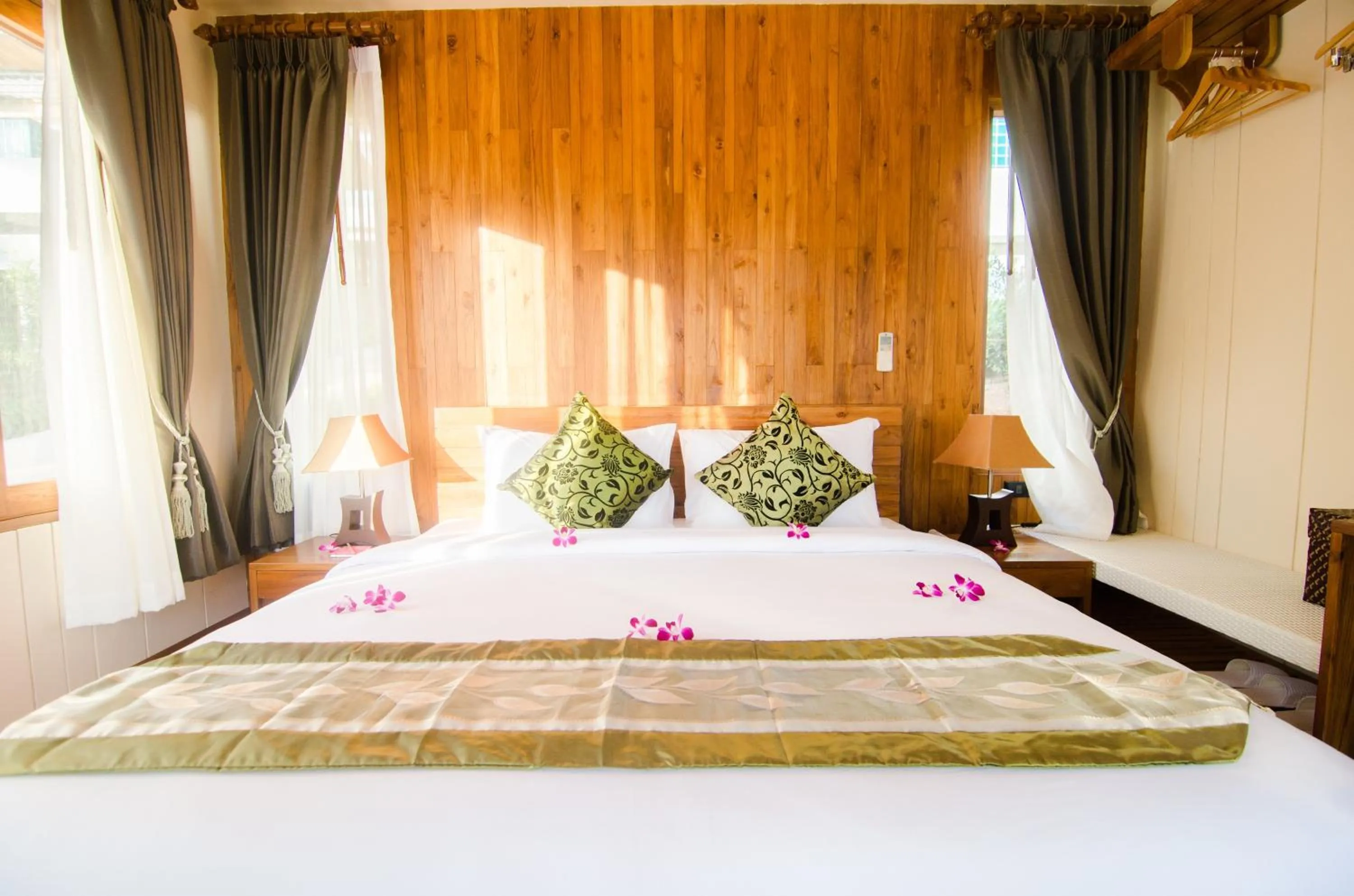 Bedroom, Bed in Koh Yao Yai Hillside Resort