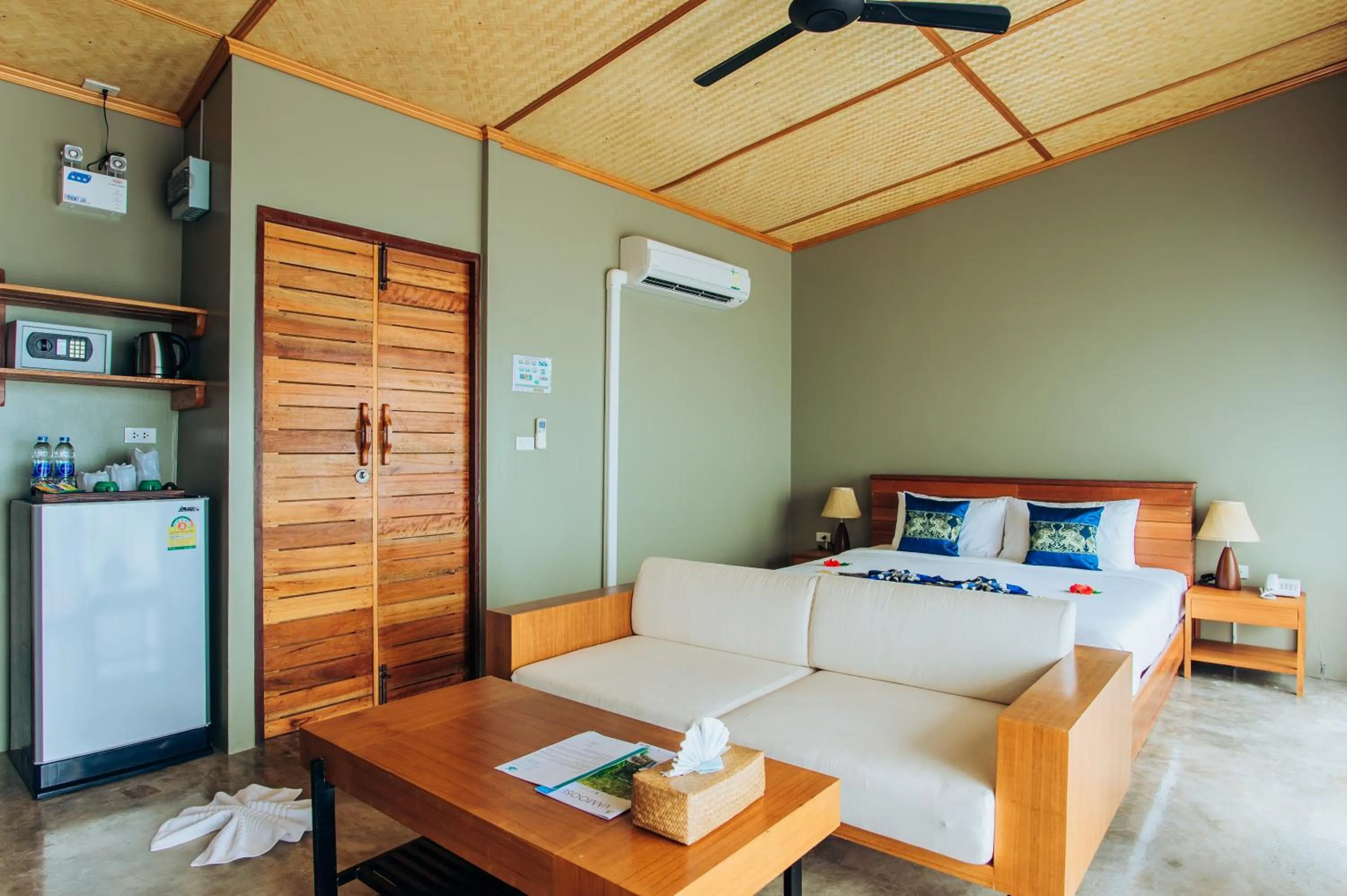 Living room, Bed in Koh Yao Yai Hillside Resort