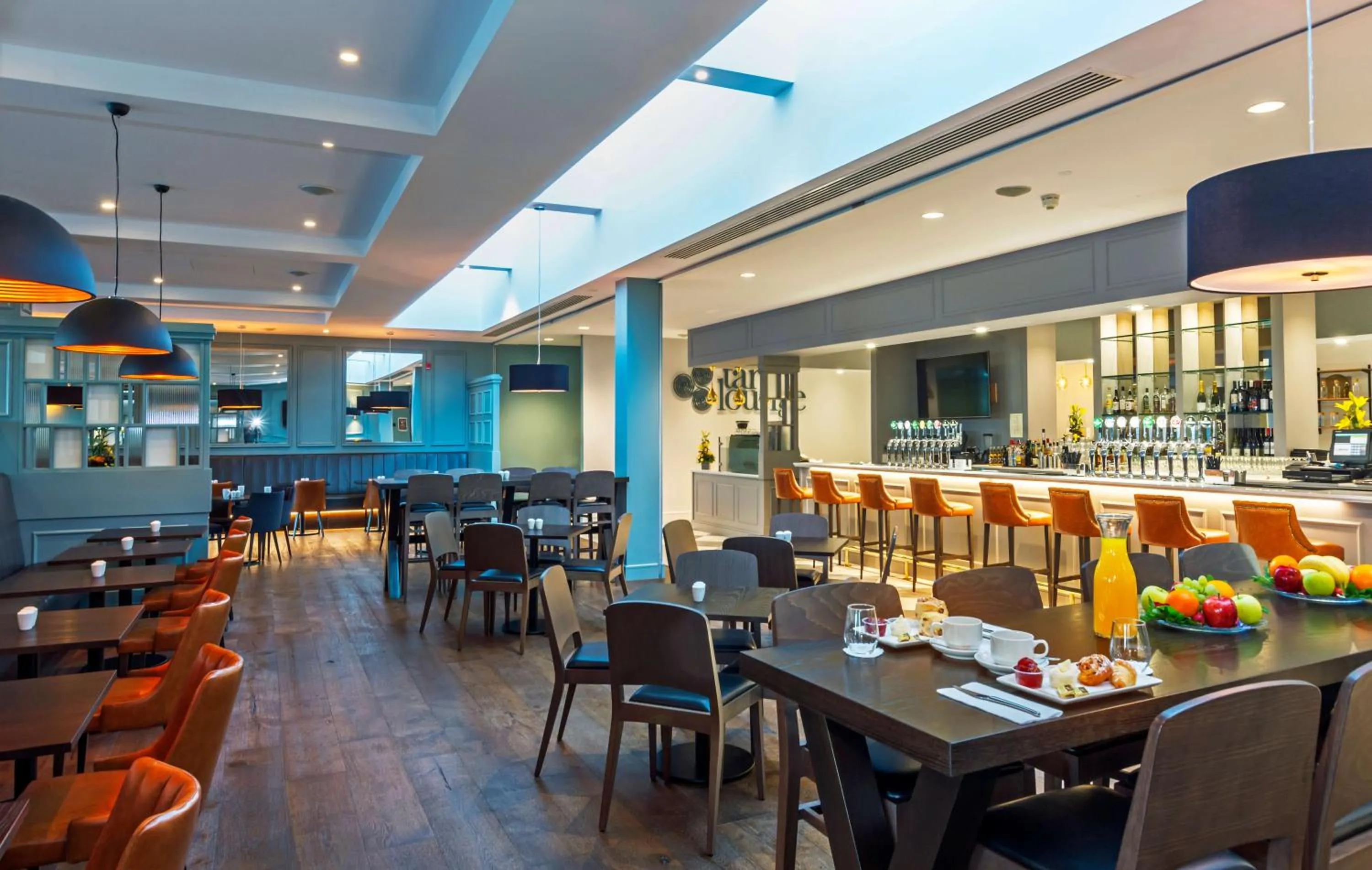 Restaurant/places to eat in CityNorth Hotel & Conference Centre