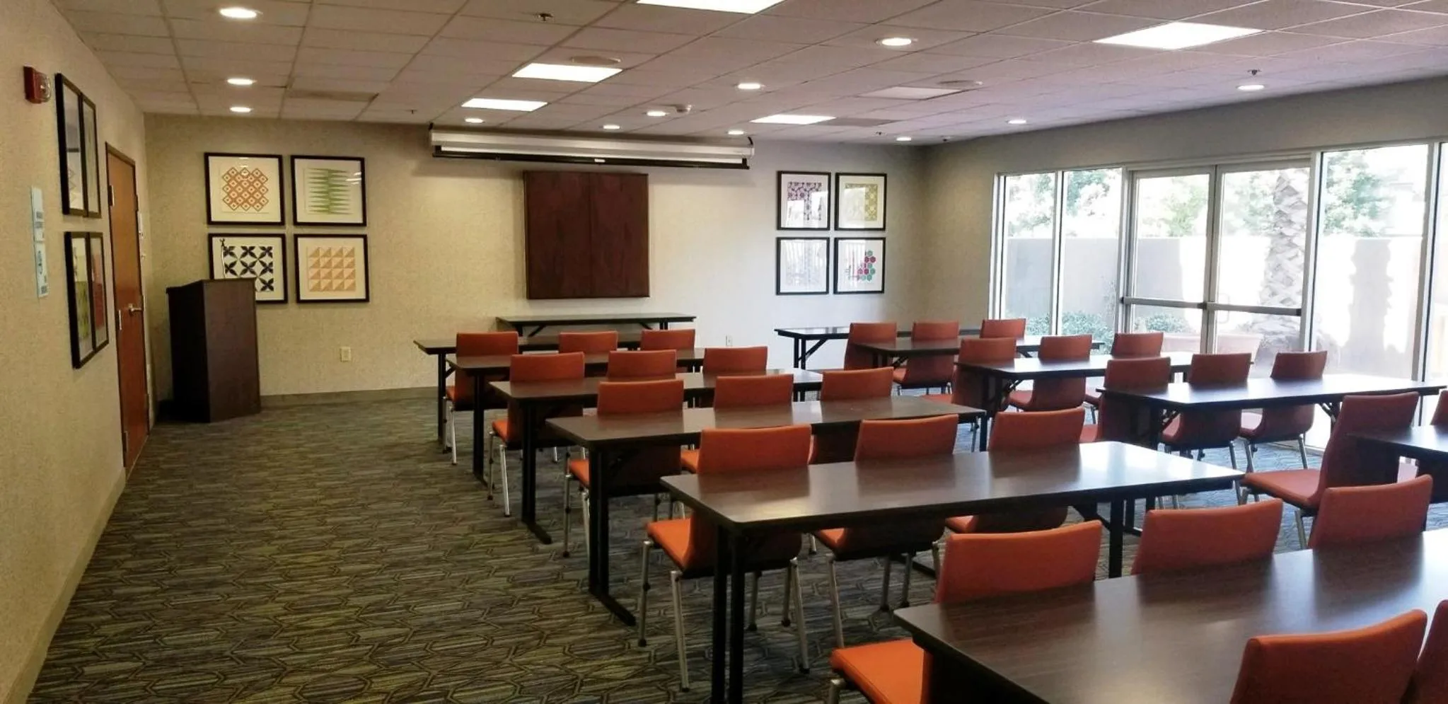 Meeting/conference room in Holiday Inn Express Madera by IHG