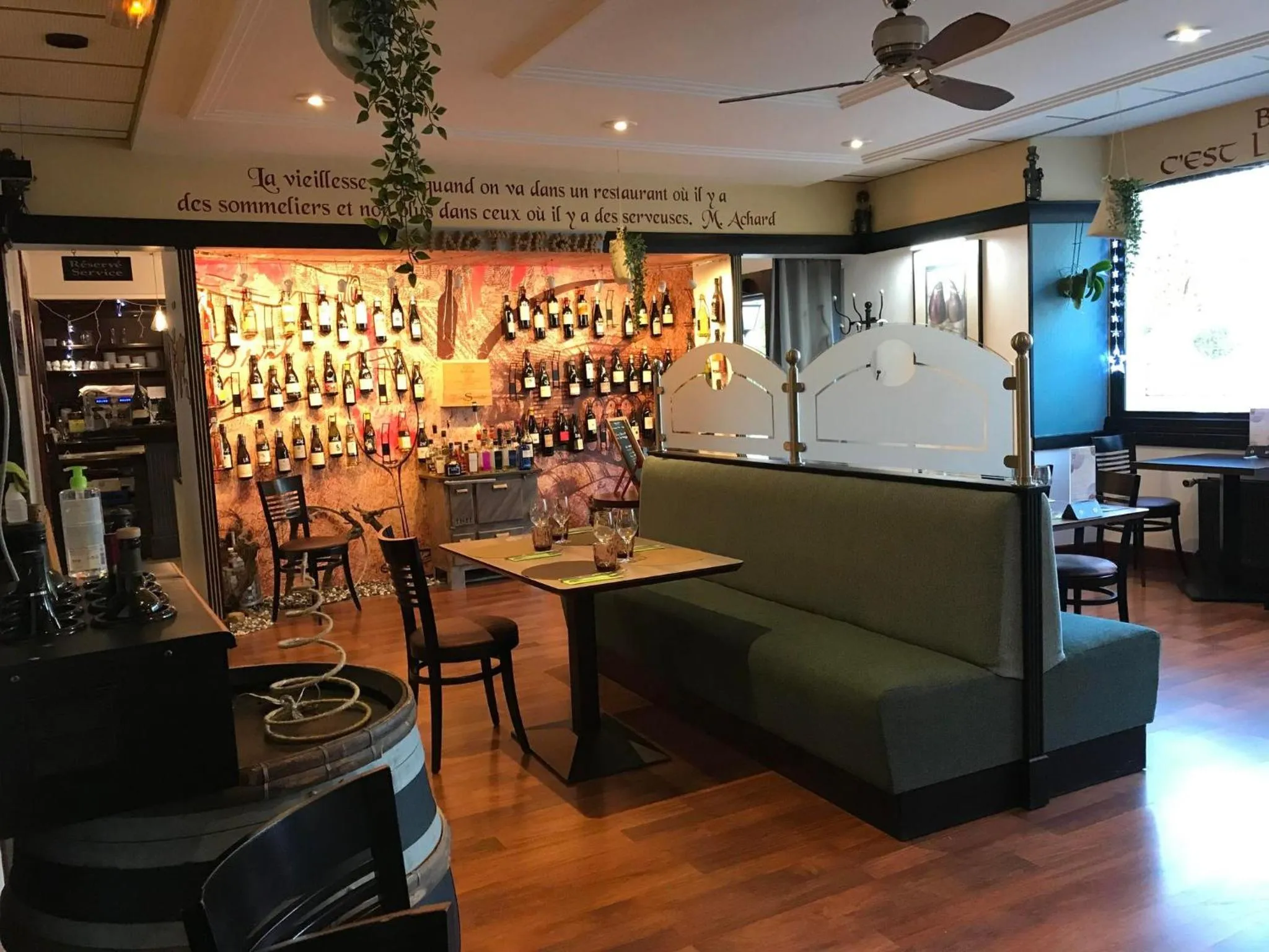 Restaurant/places to eat in L'Auberg'ine - Maison Glenn Anna