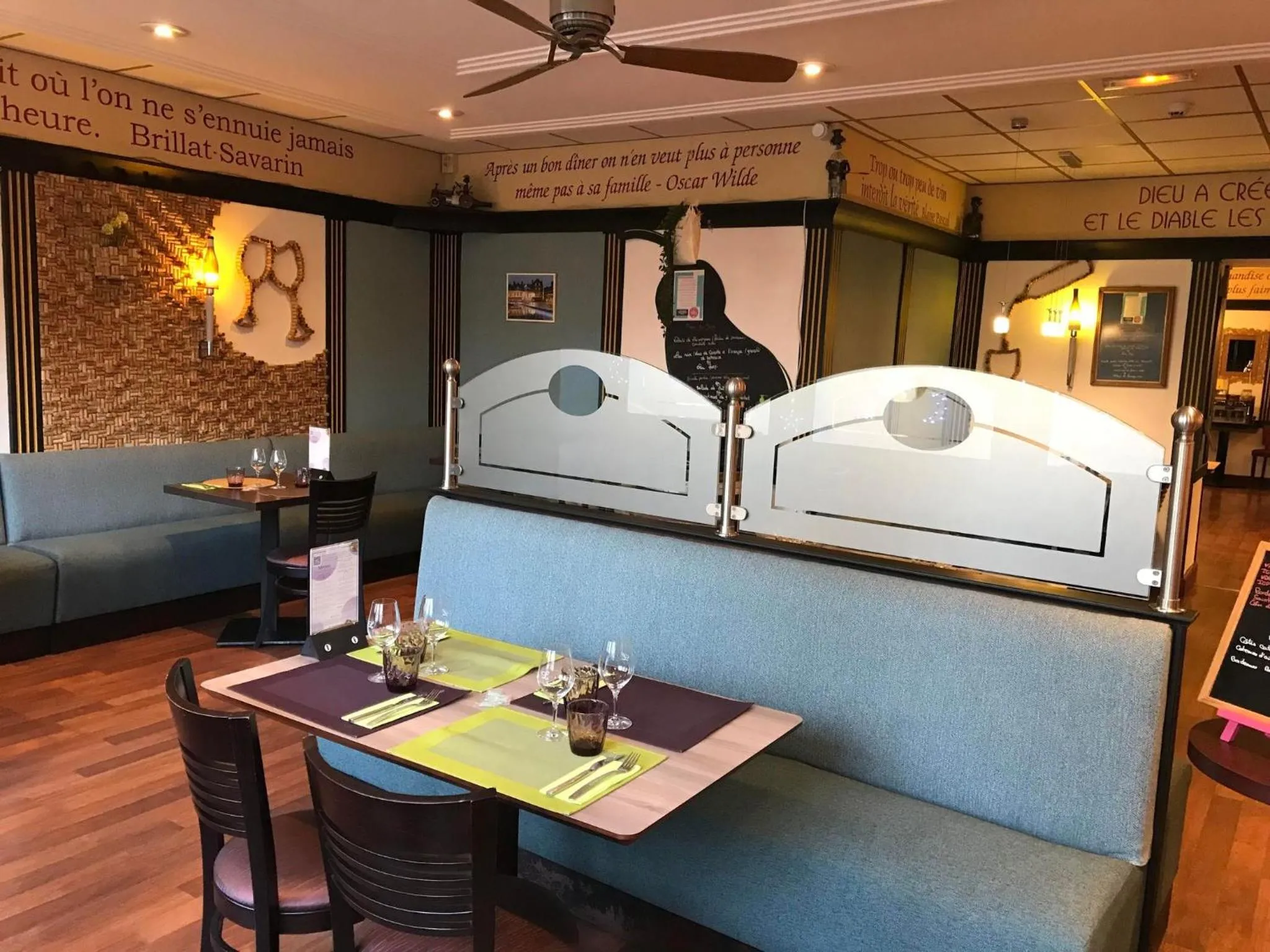 Restaurant/places to eat in L'Auberg'ine - Maison Glenn Anna