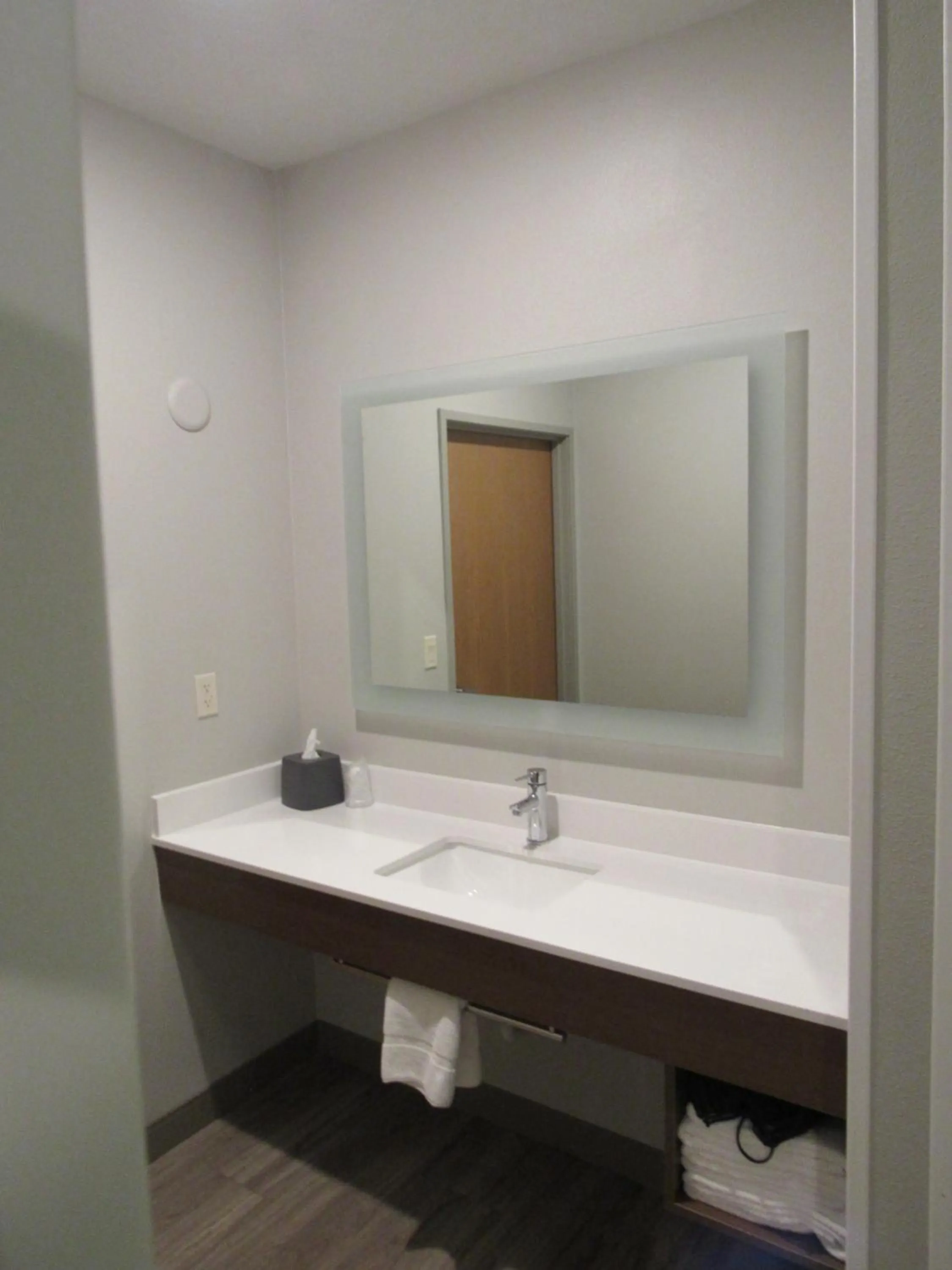 Bathroom in Holiday Inn Express Hotel & Suites Lincoln South by IHG
