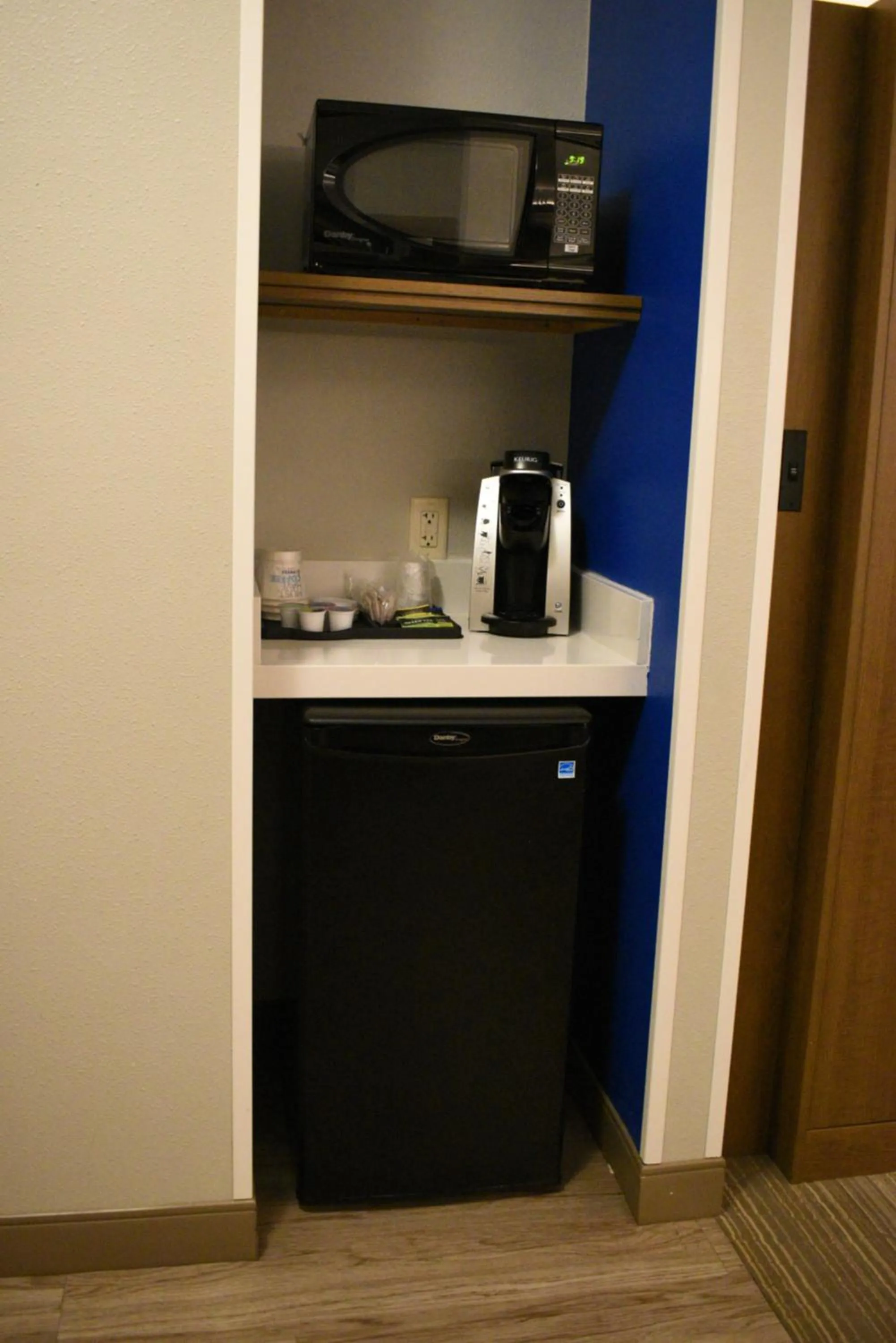 minibar in Holiday Inn Express Hotel & Suites Lincoln South by IHG
