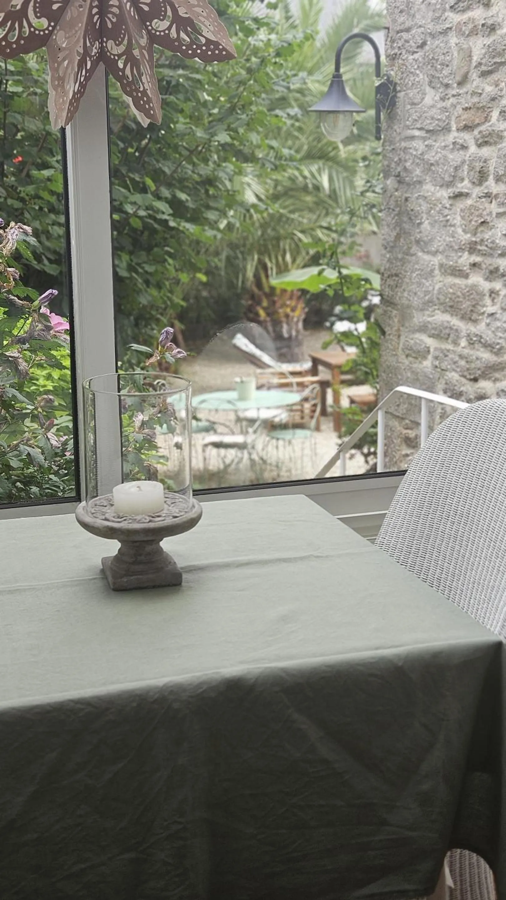 Dining area in La Villa Côté Cour