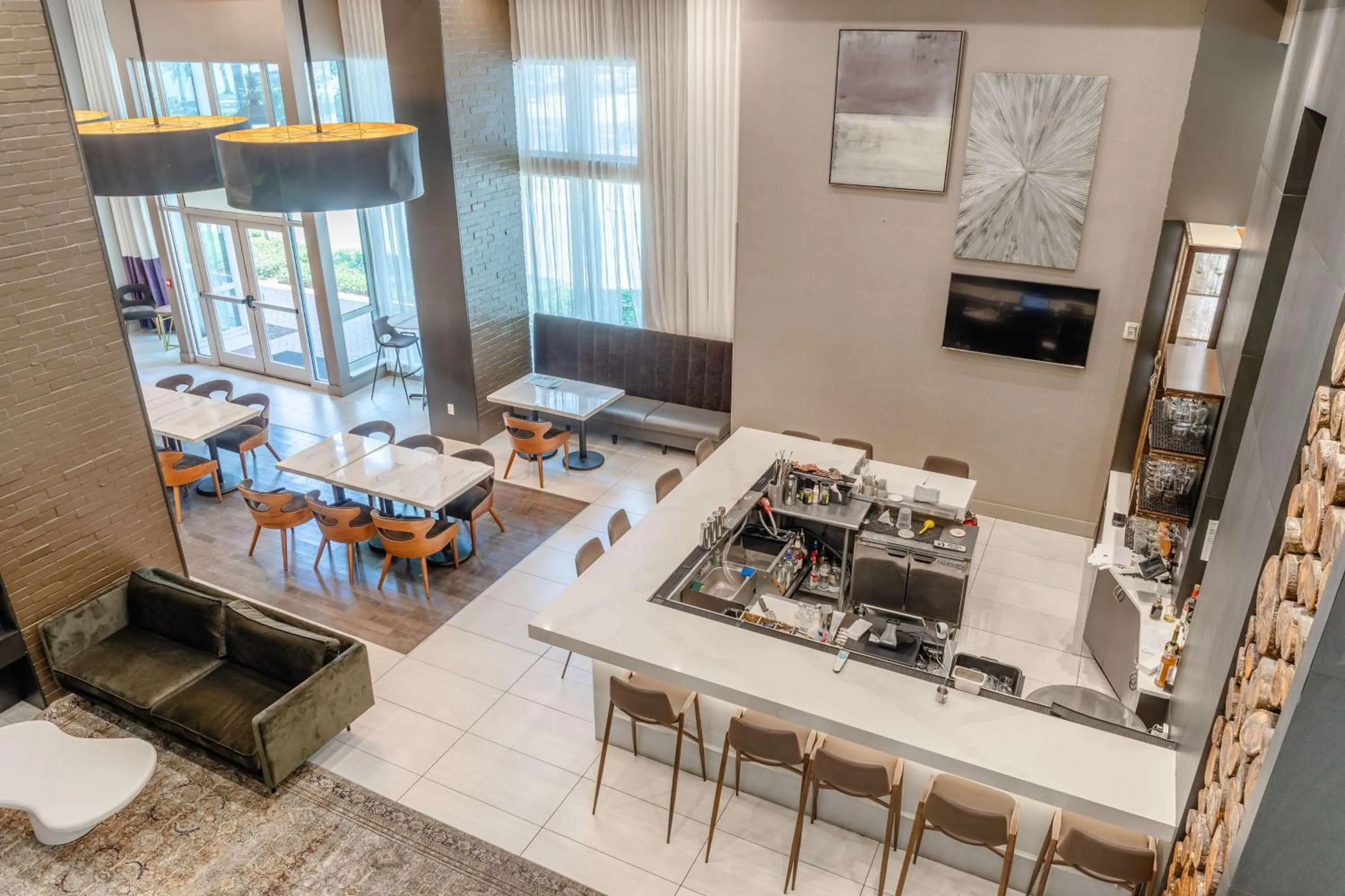Lobby or reception in TRYP by Wyndham Savannah