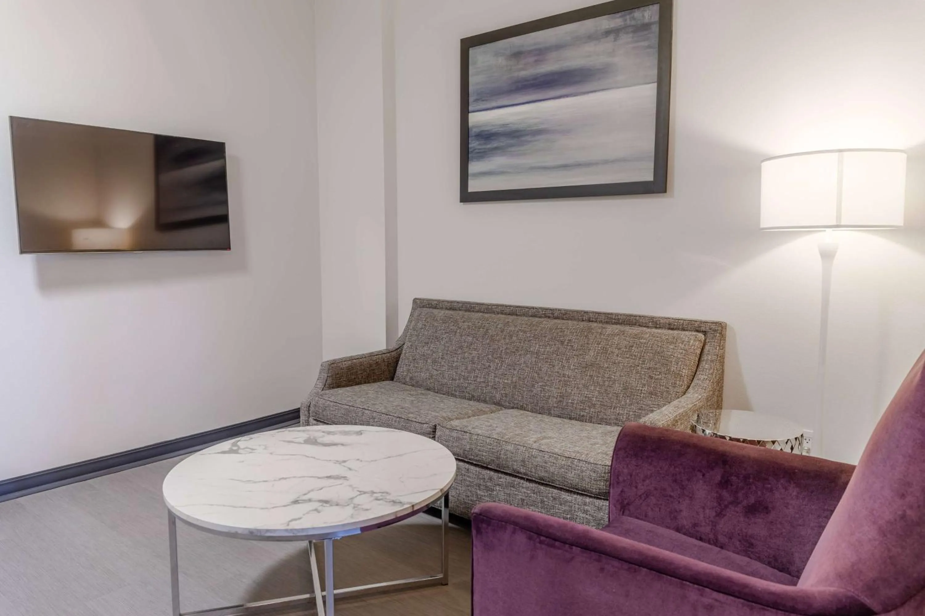 Photo of the whole room in TRYP by Wyndham Savannah