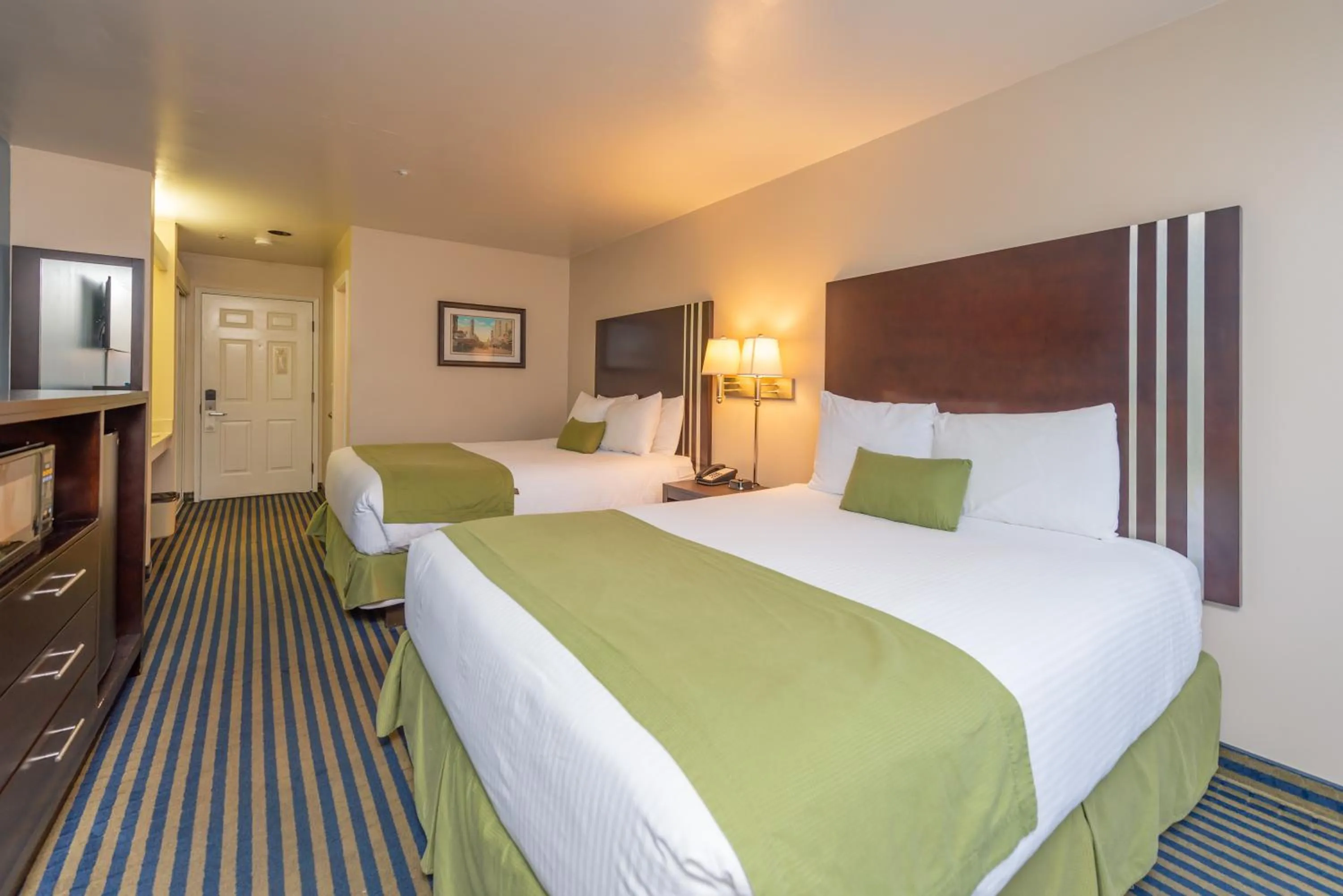 Bed in Ocean Pacific Lodge