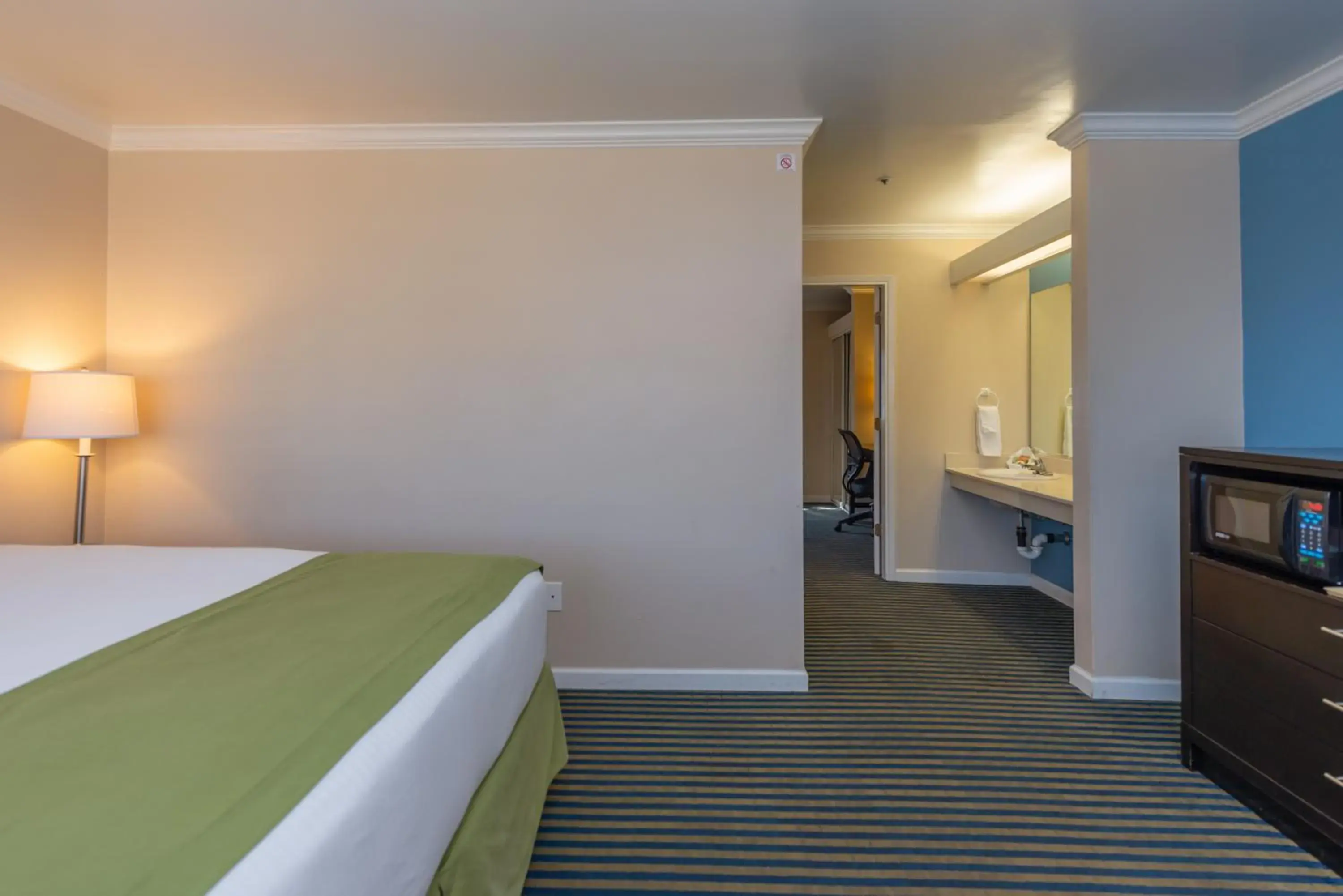 Double Room - Disability Access in Ocean Pacific Lodge Double Room - Disability Access in Ocean Pacific Lodge