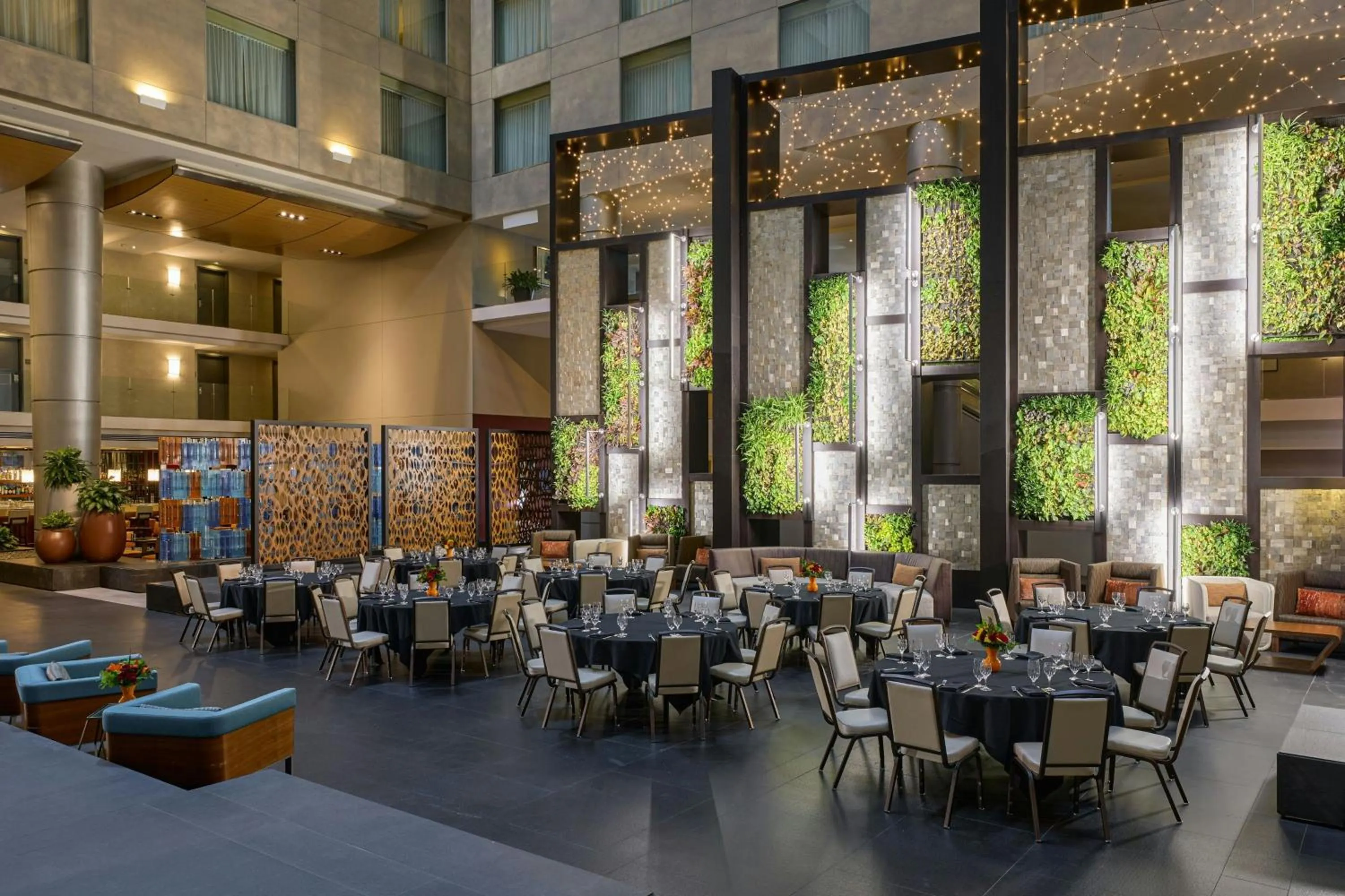 Meeting/conference room in The Westin Detroit Metropolitan Airport