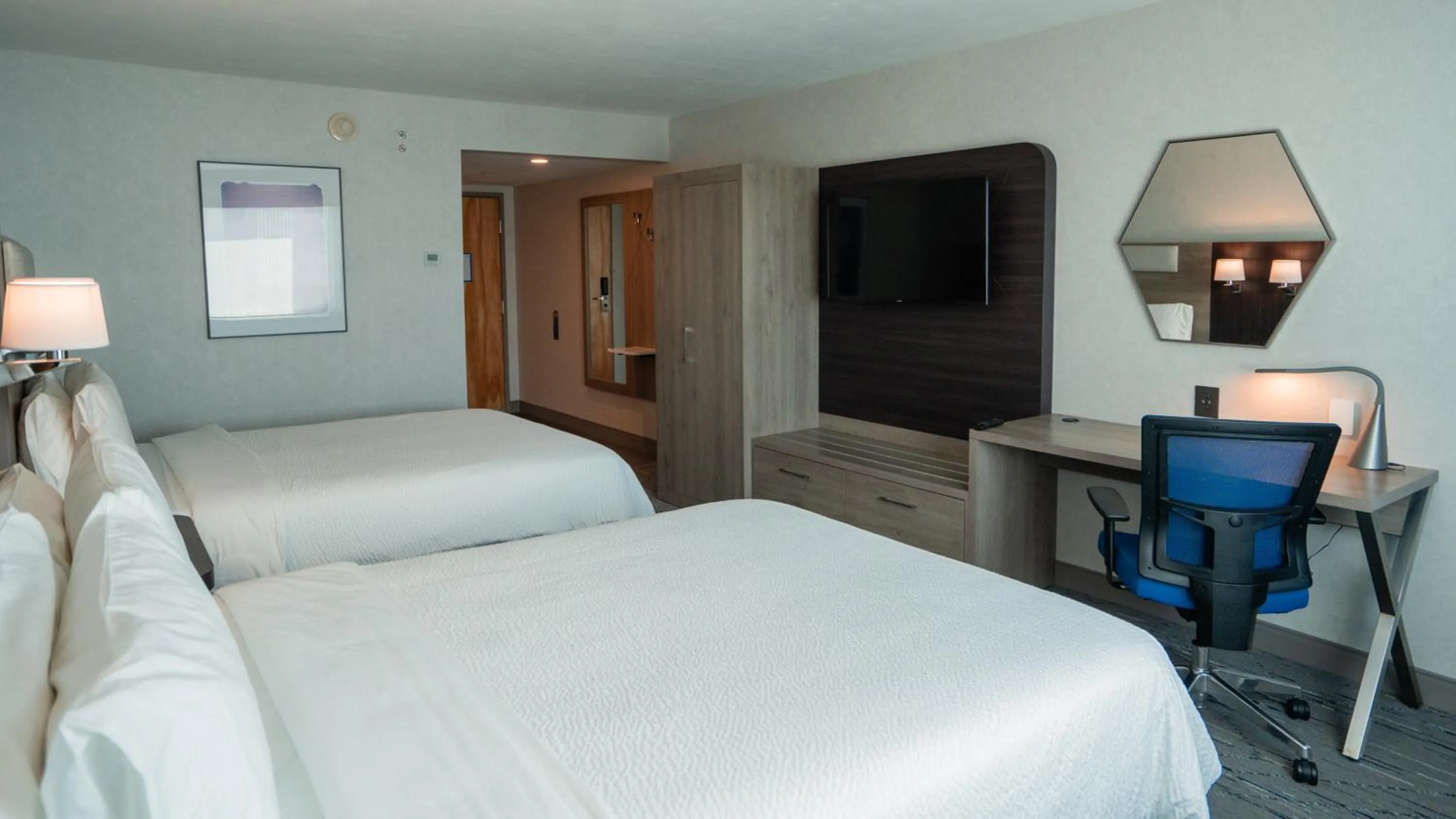 Photo of the whole room, Bed in Holiday Inn Express Hotel & Suites CD. Juarez - Las Misiones by IHG