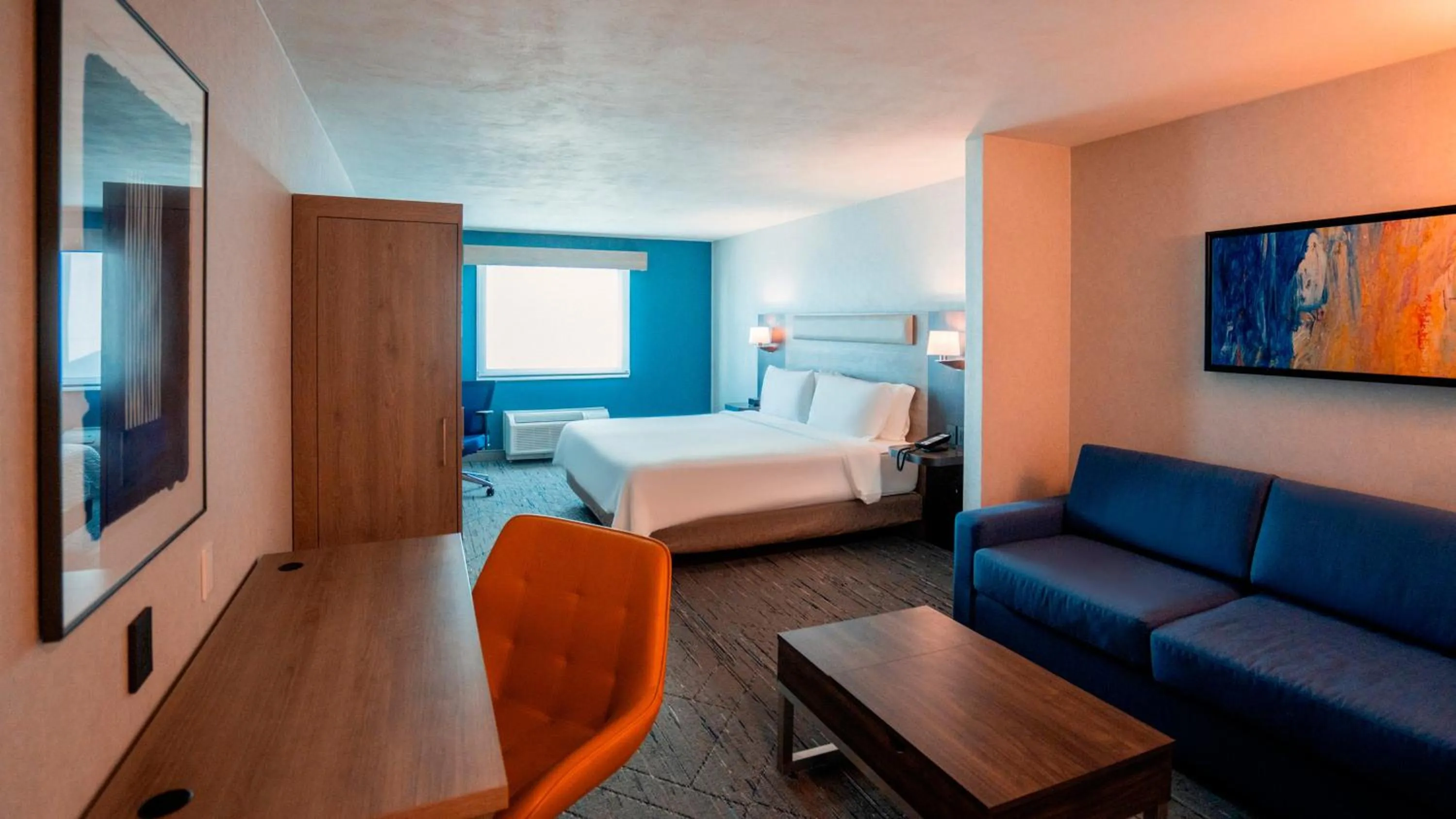 Photo of the whole room, Bed in Holiday Inn Express Hotel & Suites CD. Juarez - Las Misiones by IHG