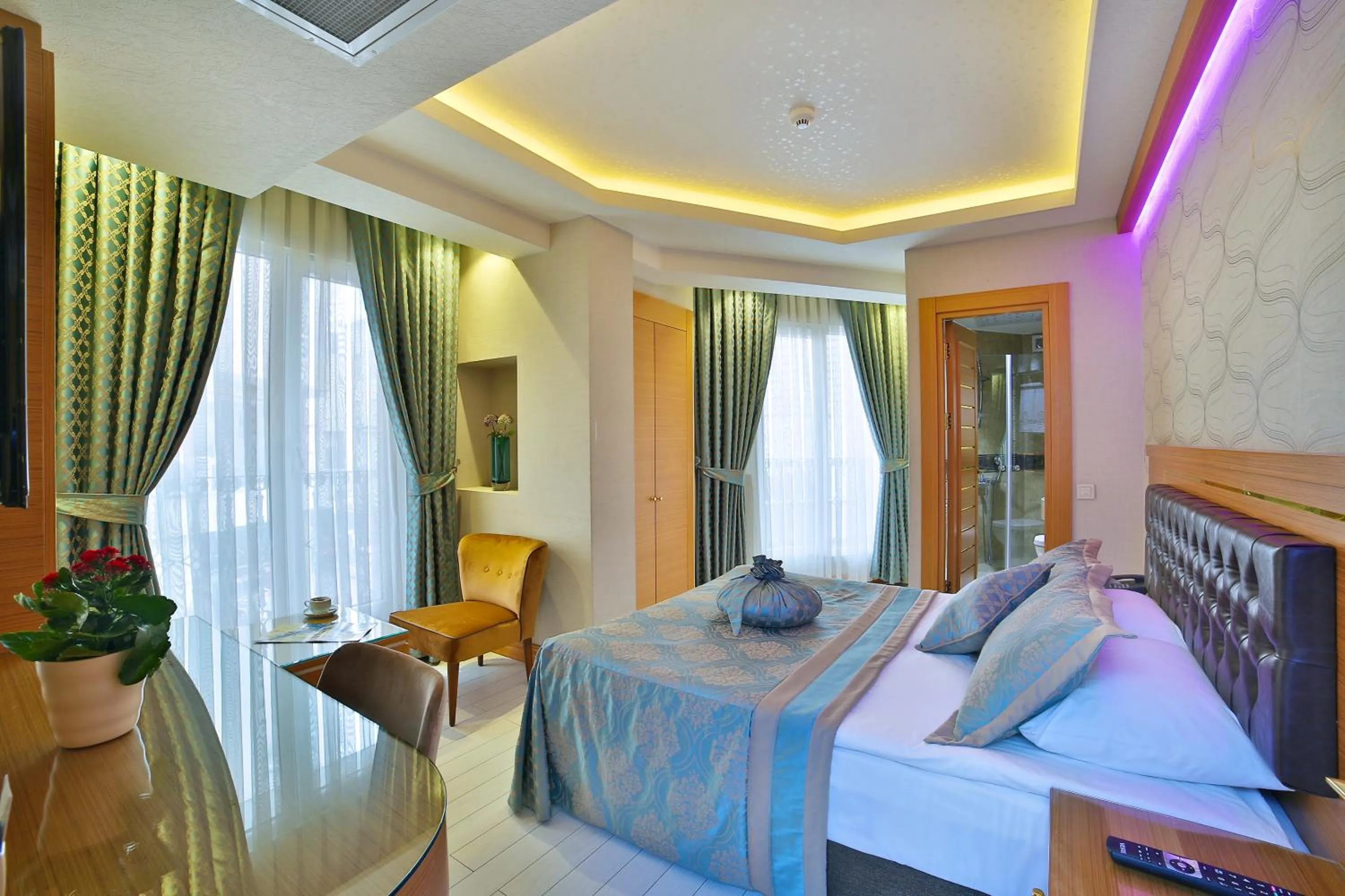 Bed in Hotel Resitpasa Istanbul