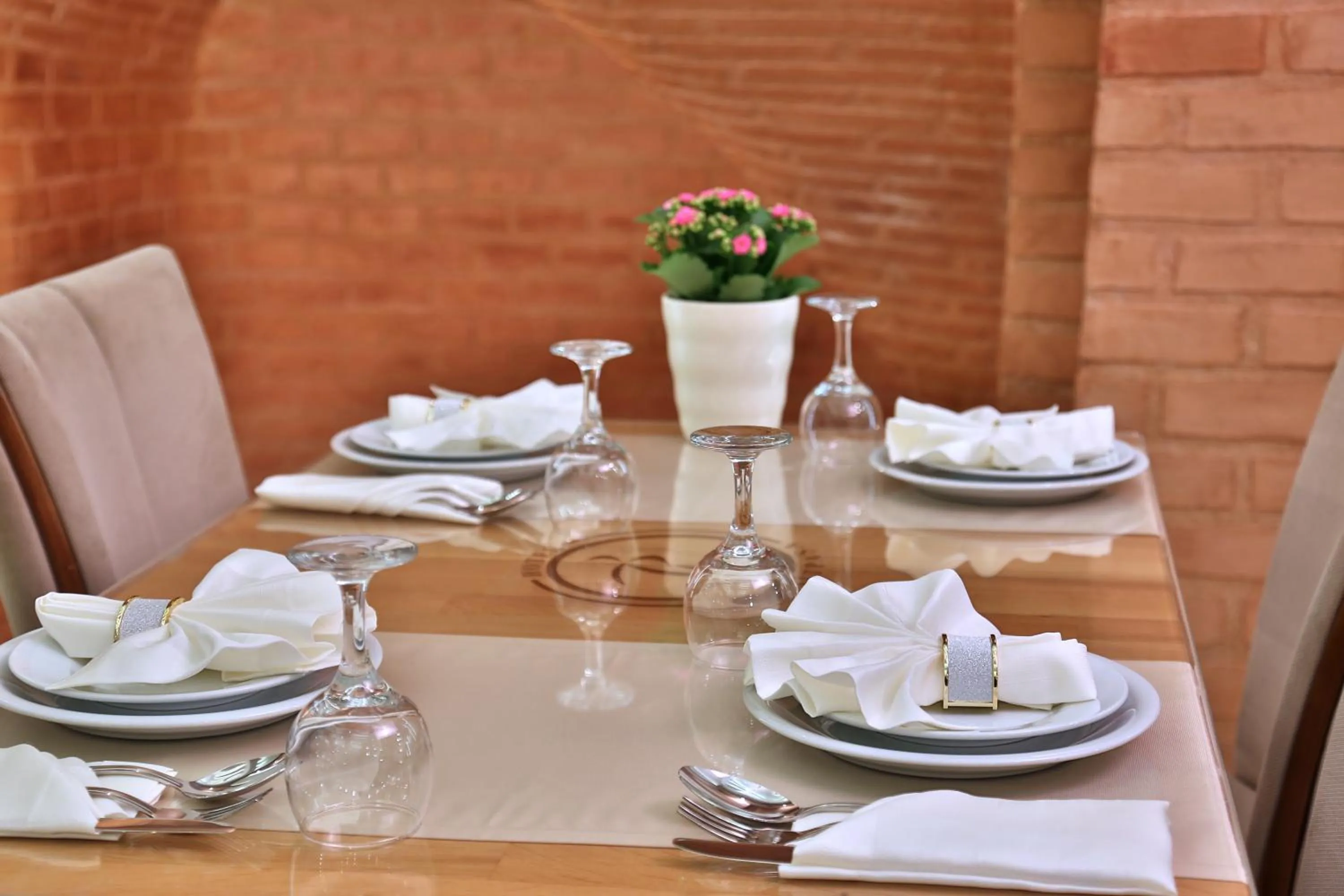 Restaurant/places to eat in Hotel Resitpasa Istanbul