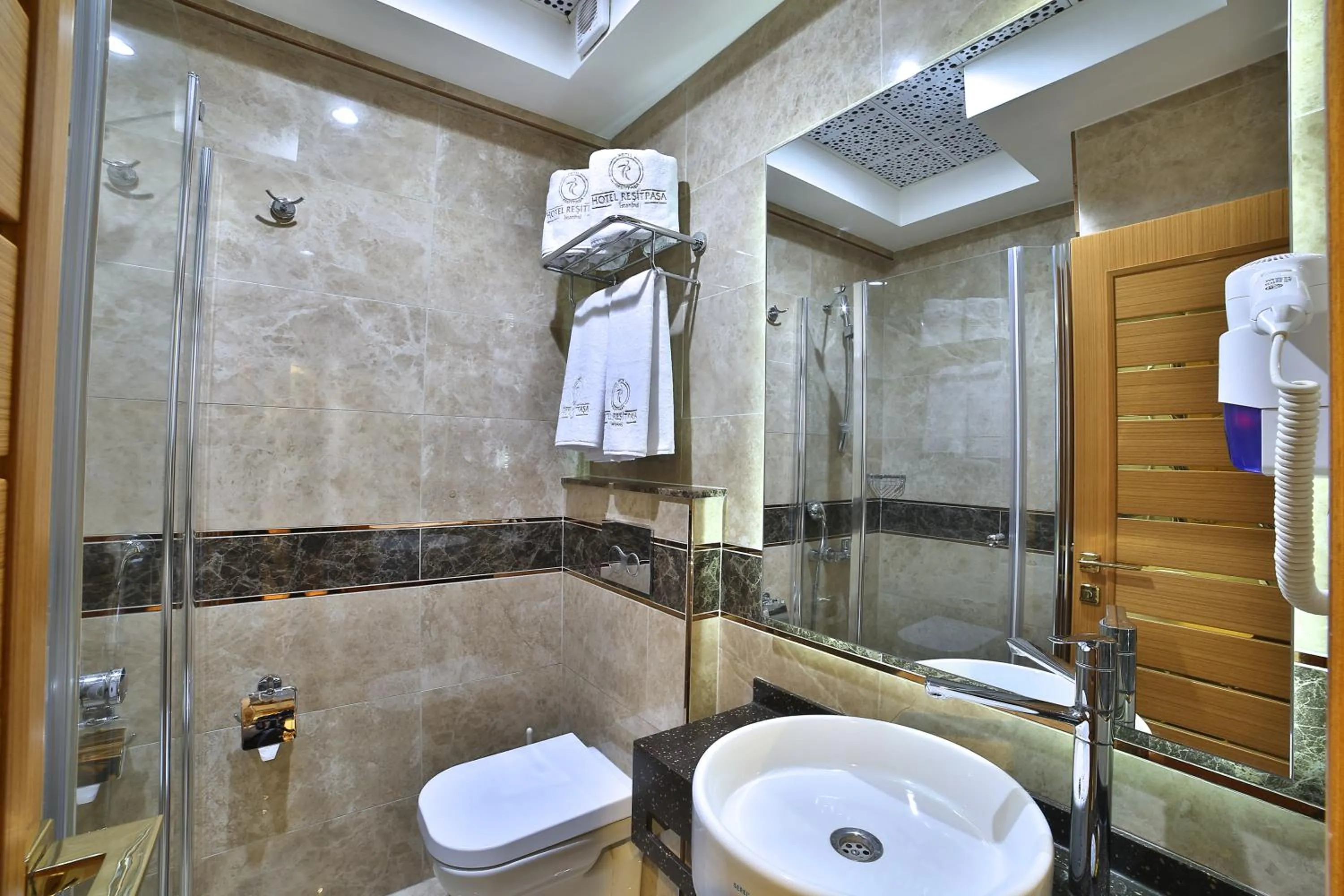 Bathroom in Hotel Resitpasa Istanbul