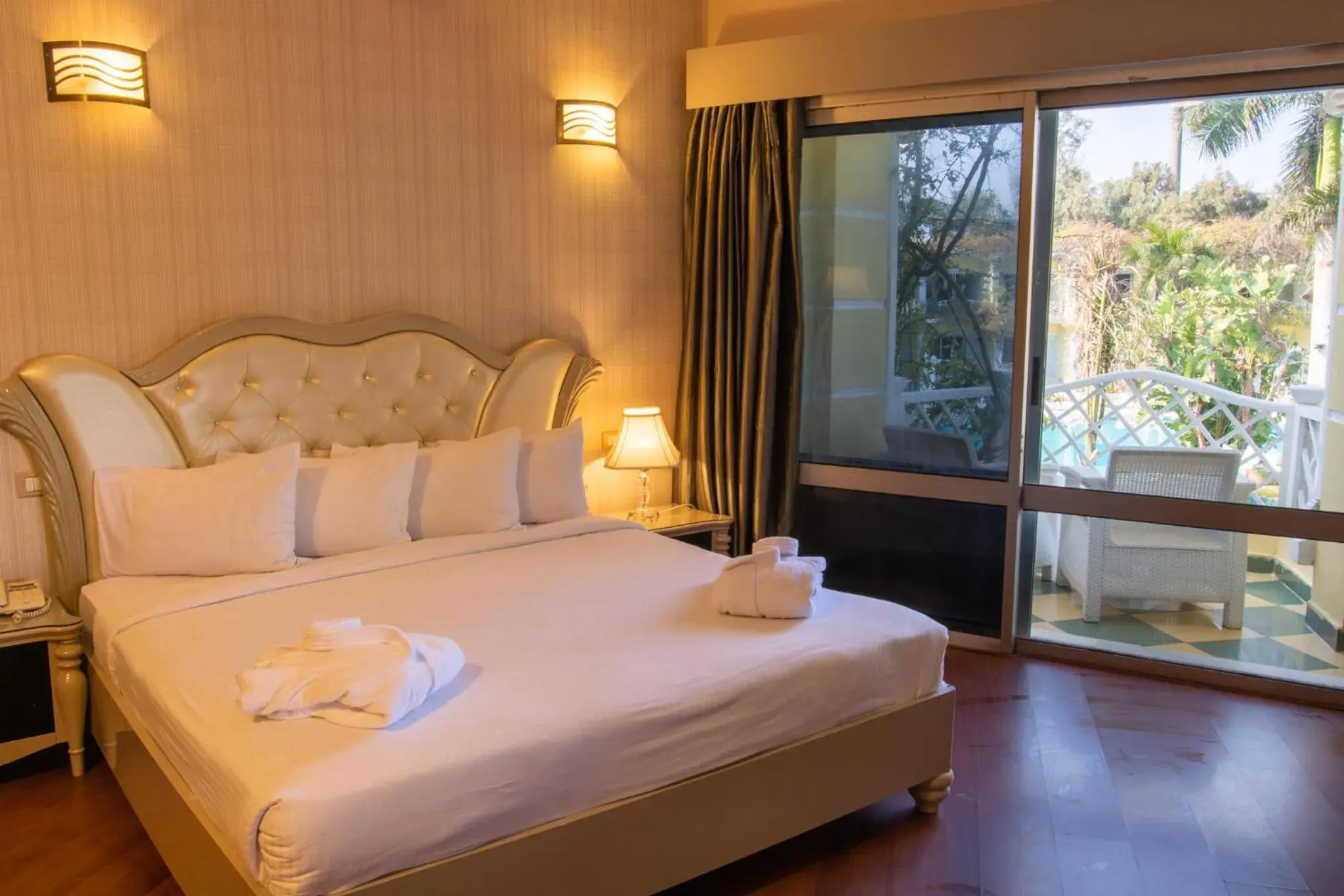 Deluxe Room First Floor-Pool Front in Paradise Inn Beach Resort Deluxe Room First Floor-Pool Front in Paradise Inn Beach Resort