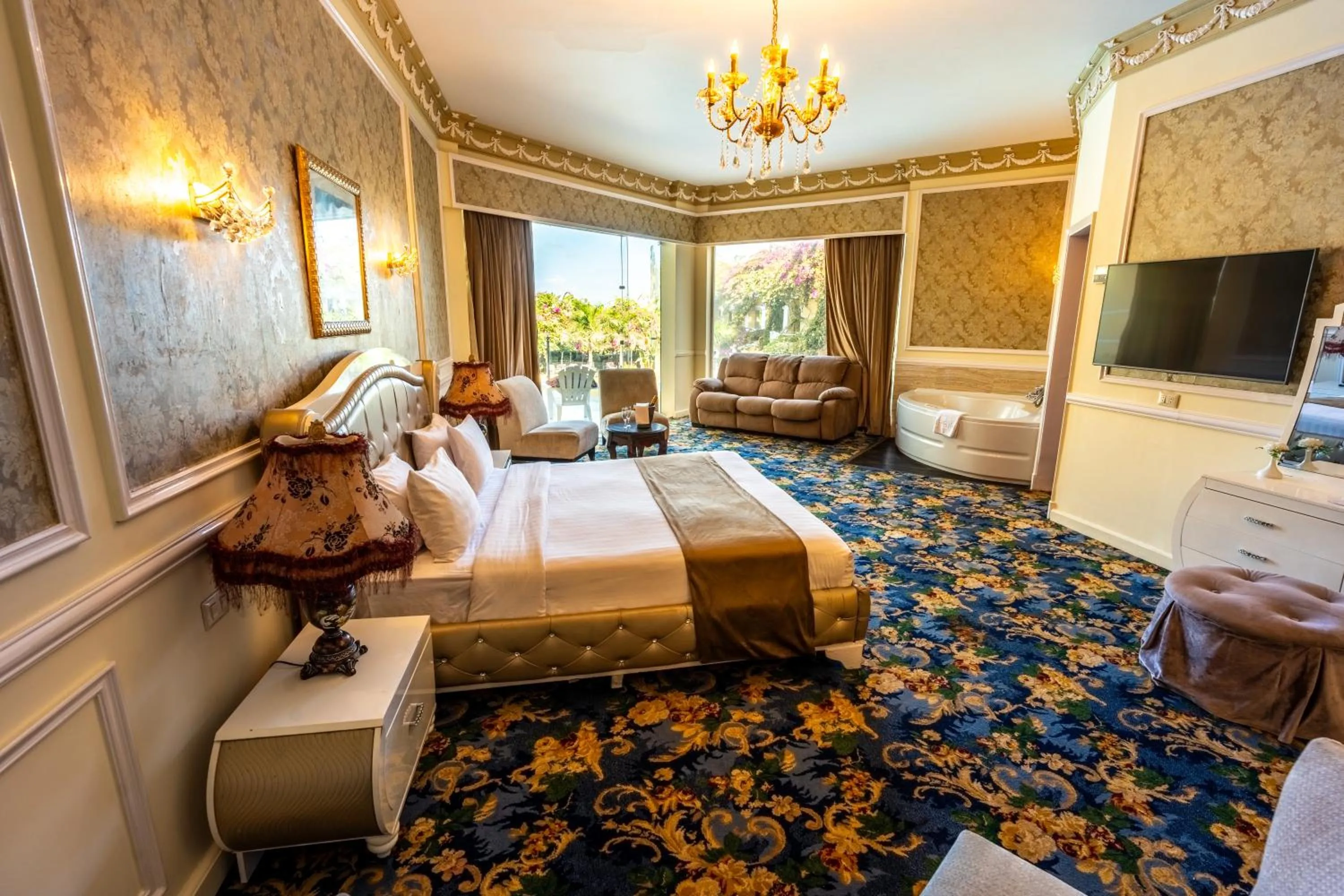 Photo of the whole room, Bed in Paradise Inn Beach Resort