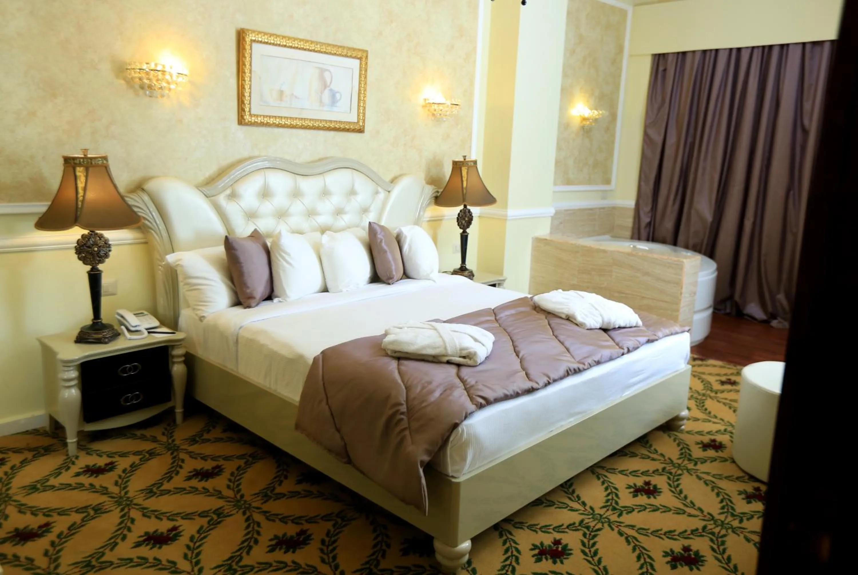 Photo of the whole room, Bed in Paradise Inn Beach Resort