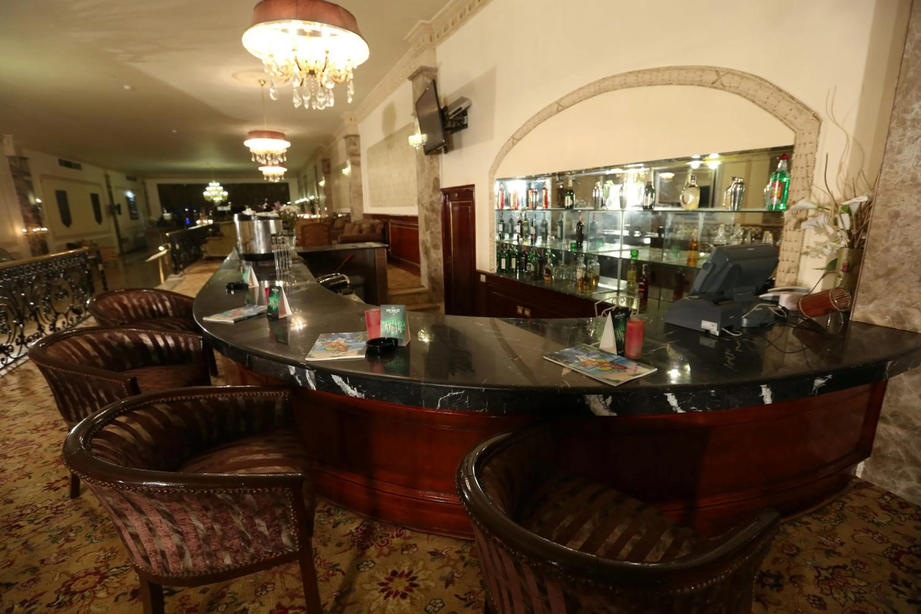 Lounge or bar in Paradise Inn Beach Resort