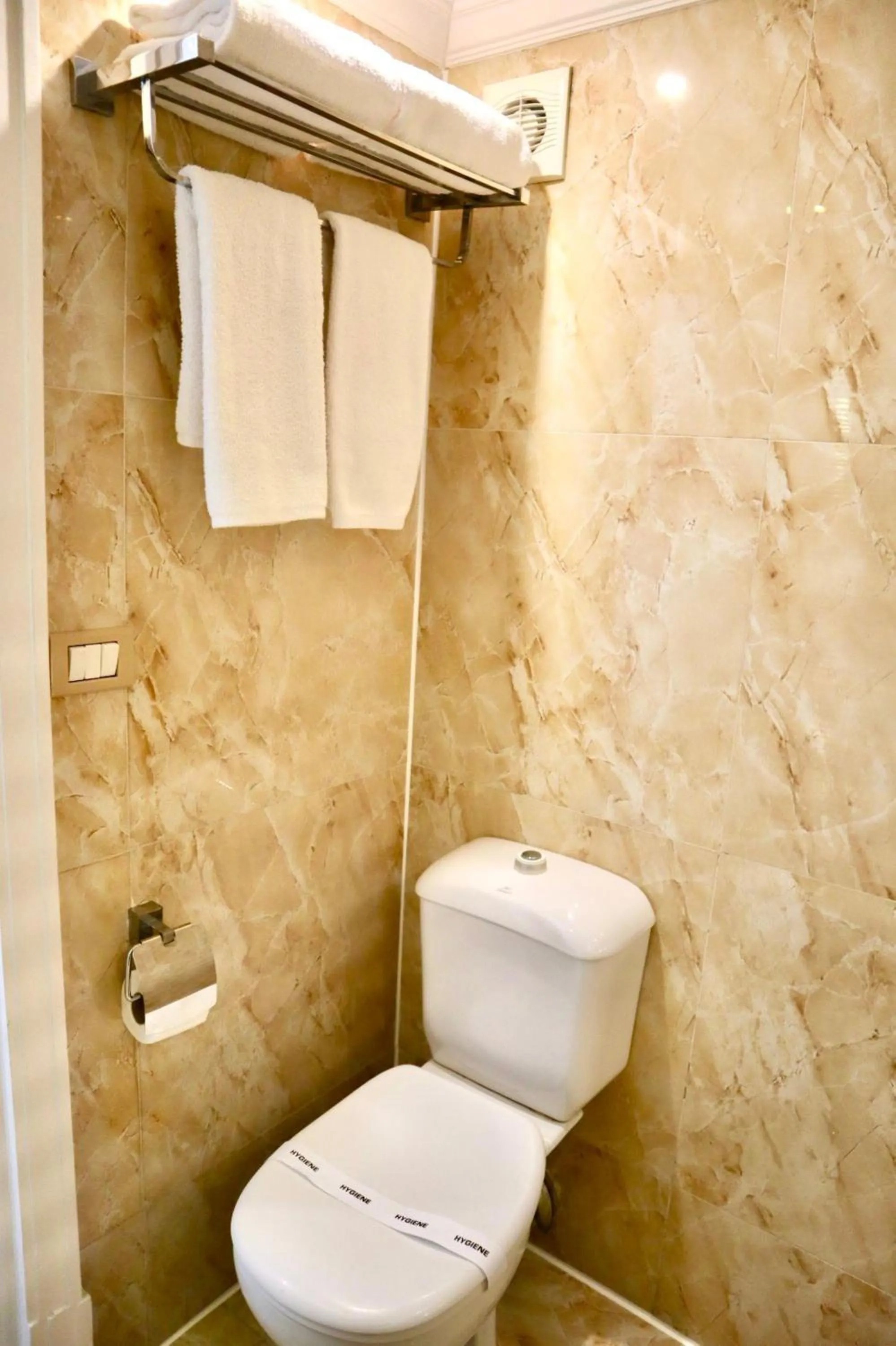 Bathroom in Paradise Inn Beach Resort